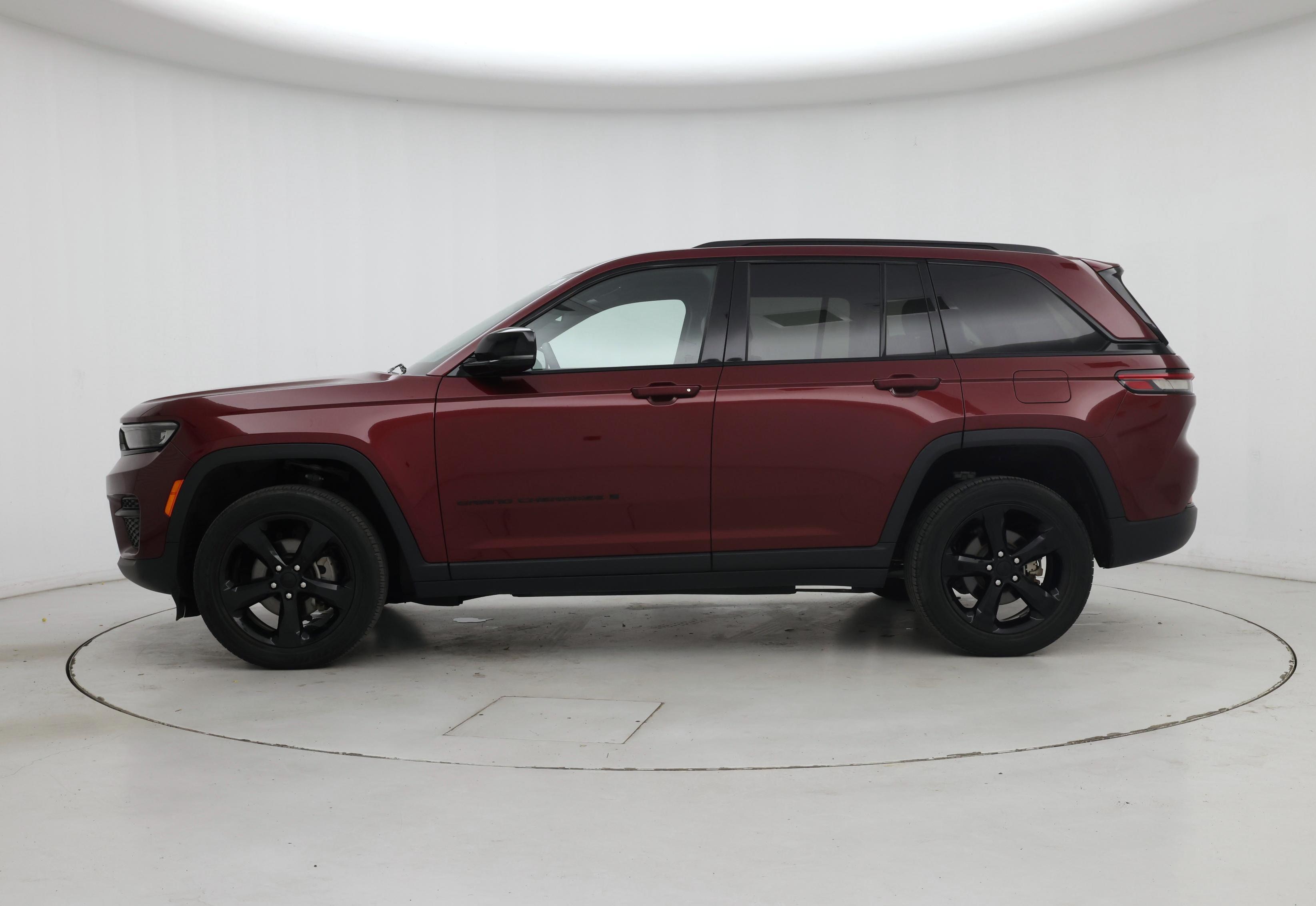 Thumbnail: 2023 Jeep Grand Cherokee - 3
