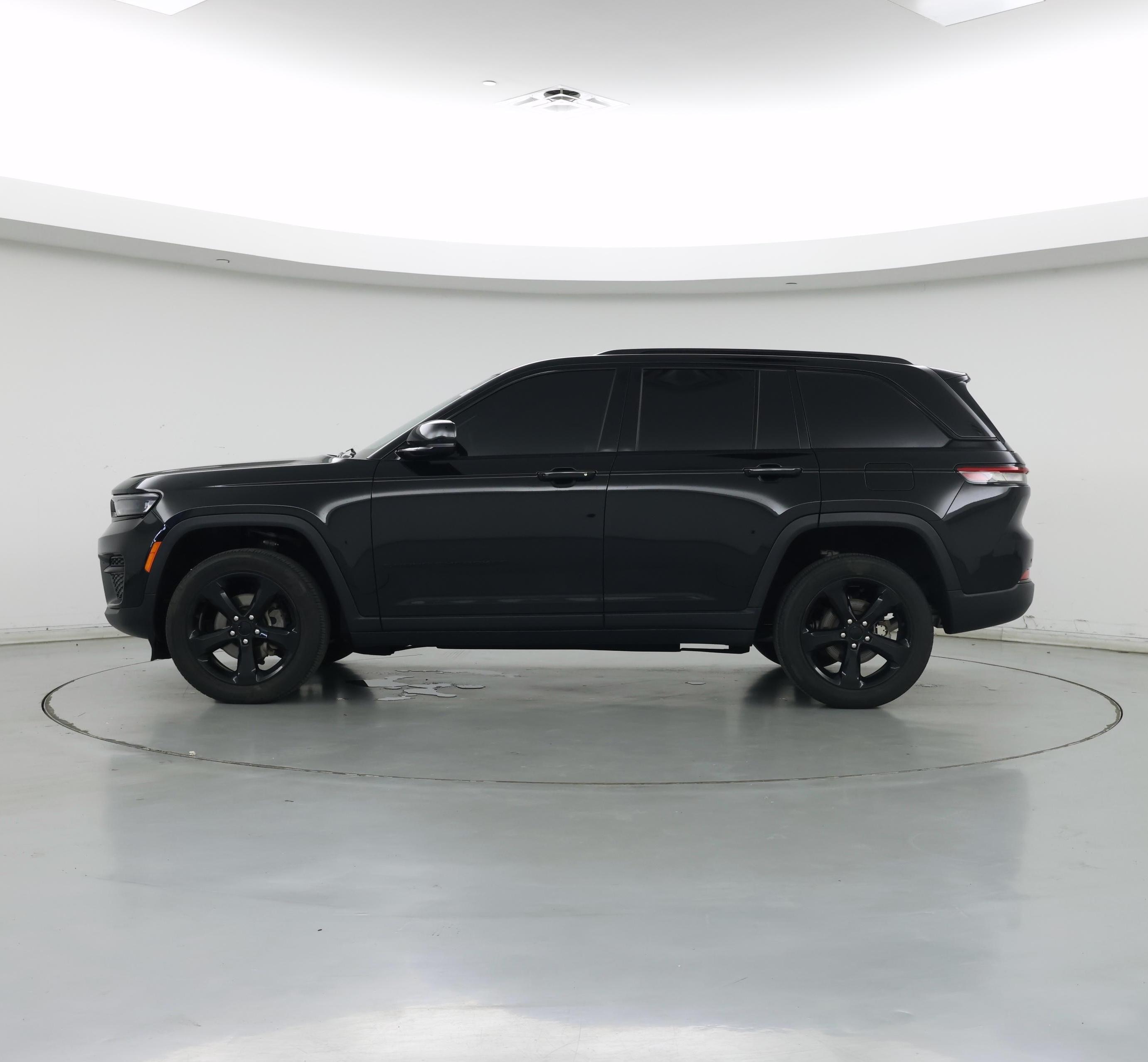 Thumbnail: 2023 Jeep Grand Cherokee - 3