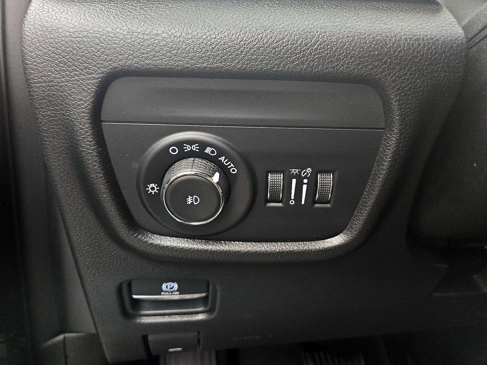 2023 Jeep Grand Cherokee Limited - Photo 14