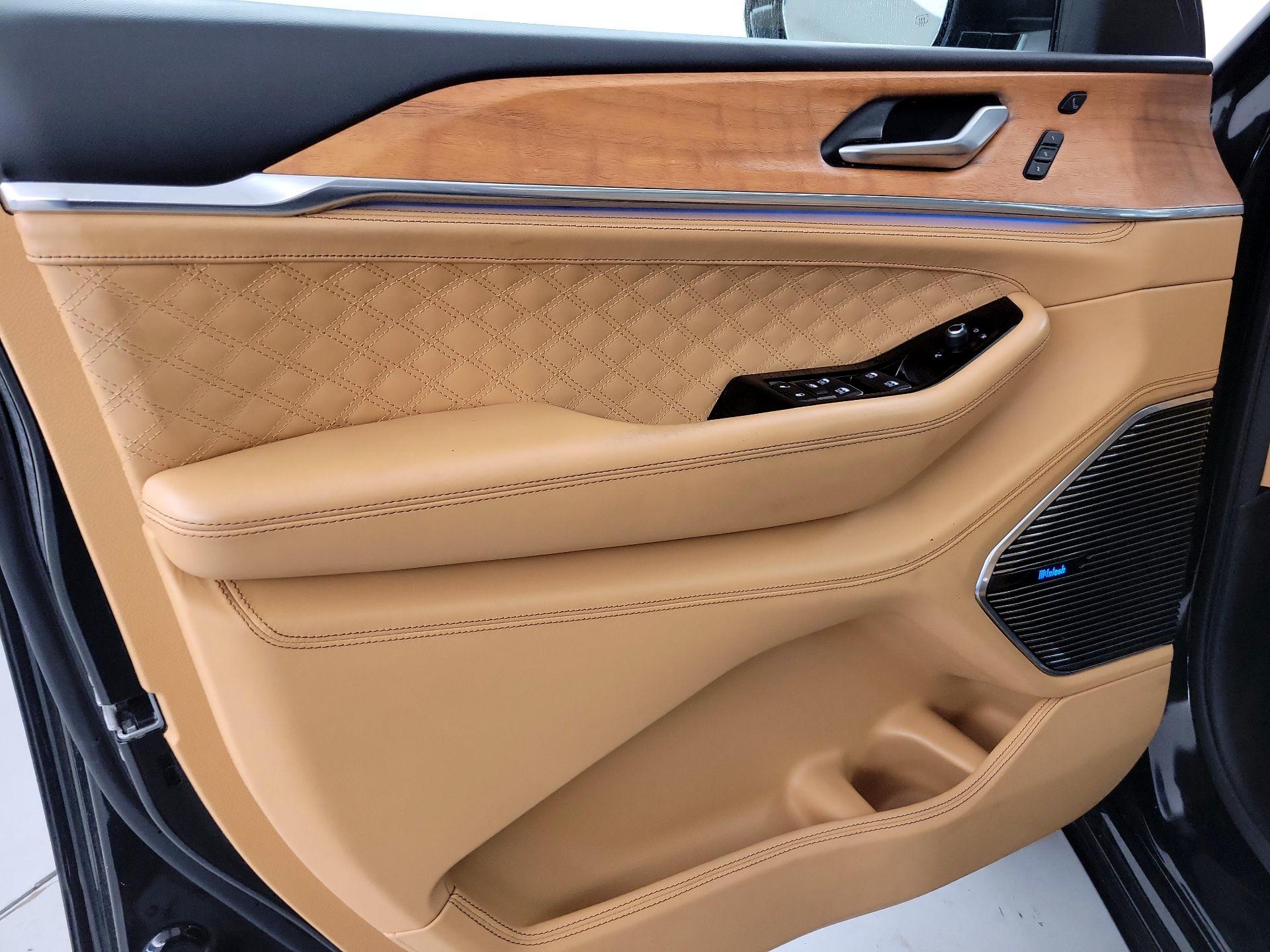 Thumbnail: 2023 Jeep Grand Cherokee - 12