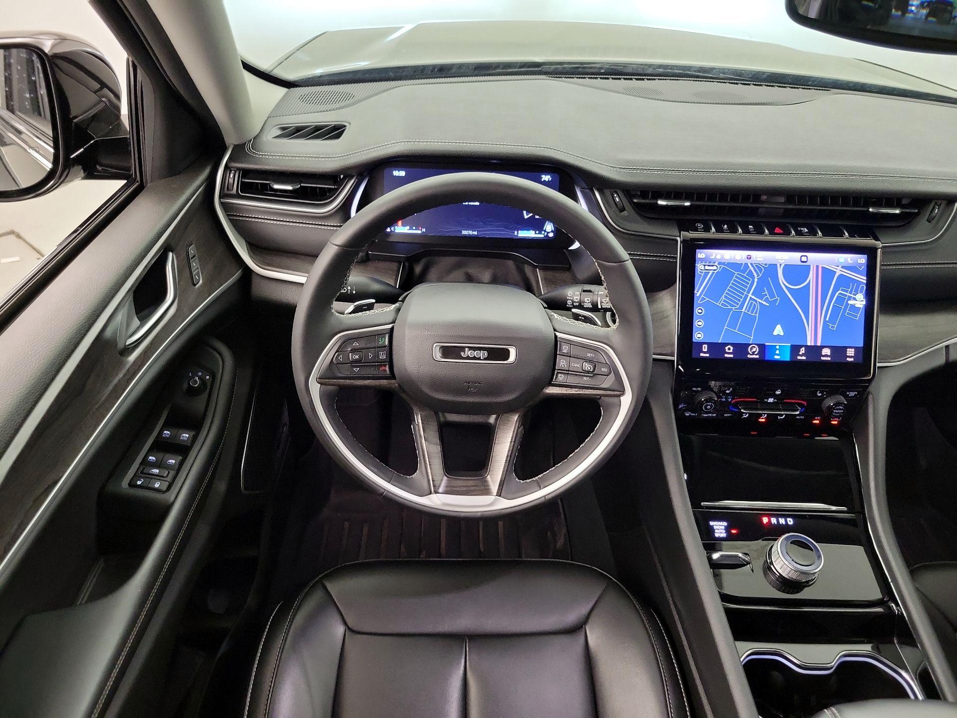 Thumbnail: 2023 Jeep Grand Cherokee - 10
