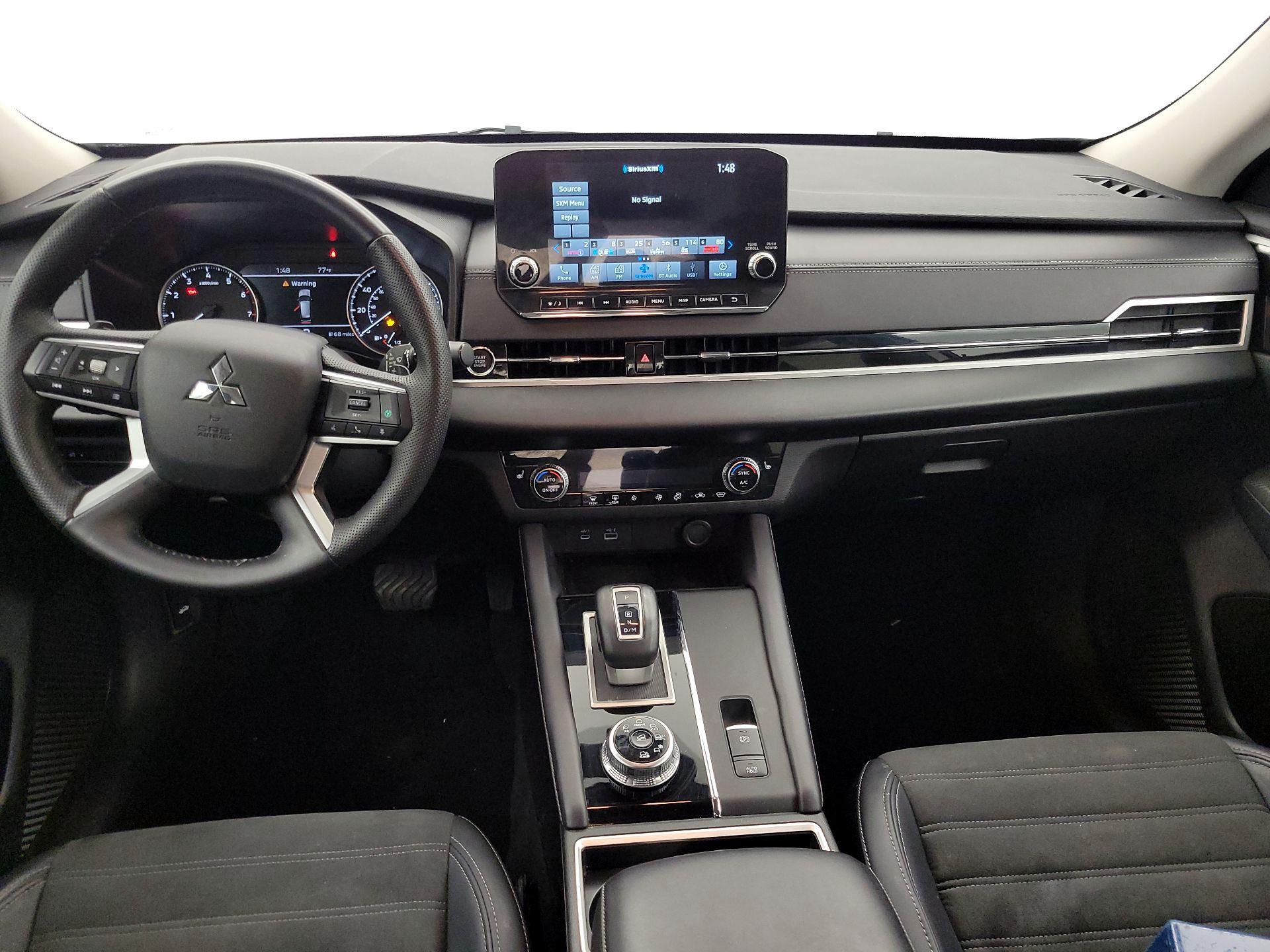 Thumbnail: 2023 Mitsubishi Outlander - 9