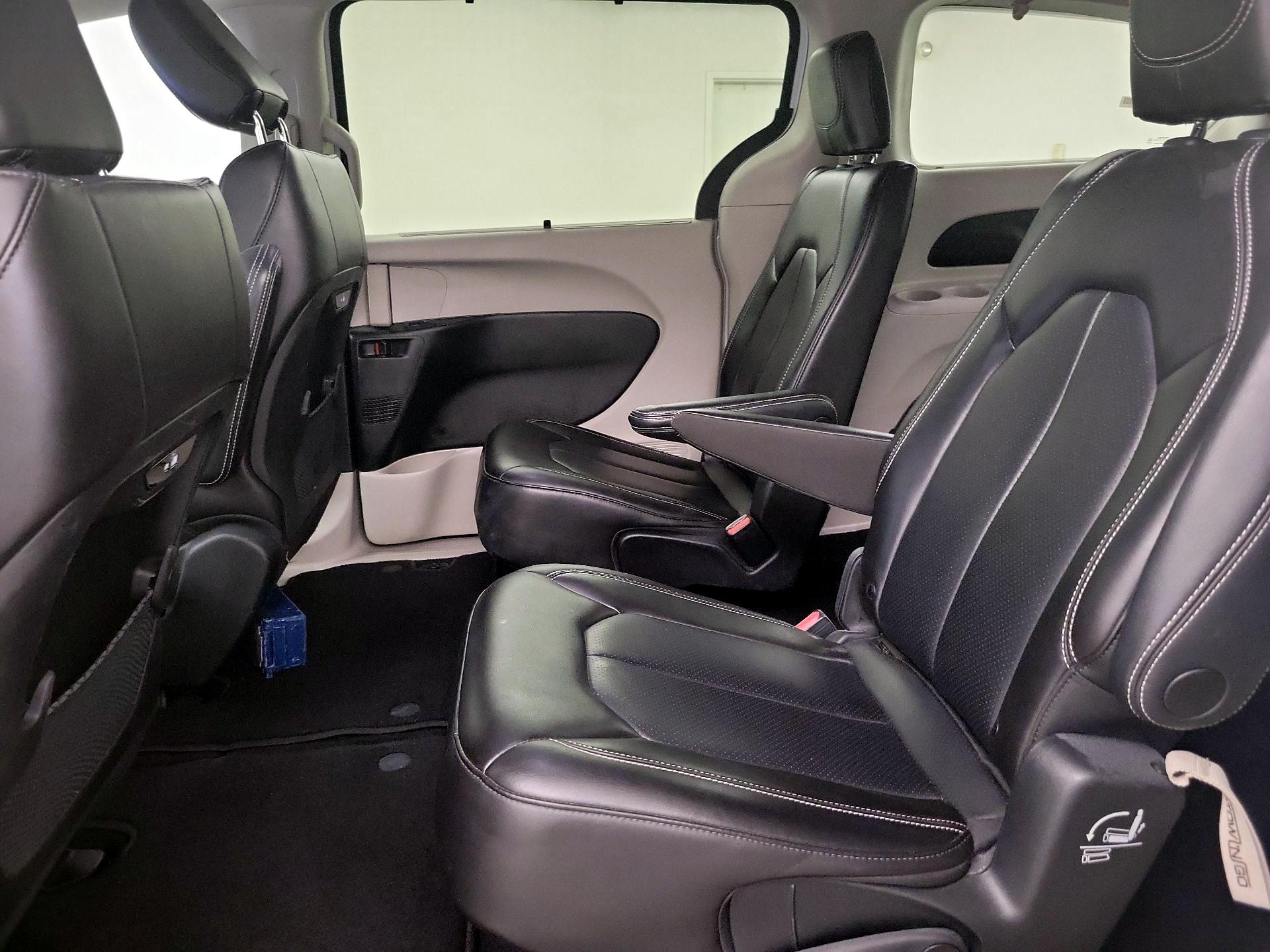 Thumbnail: 2023 Chrysler Pacifica - 19
