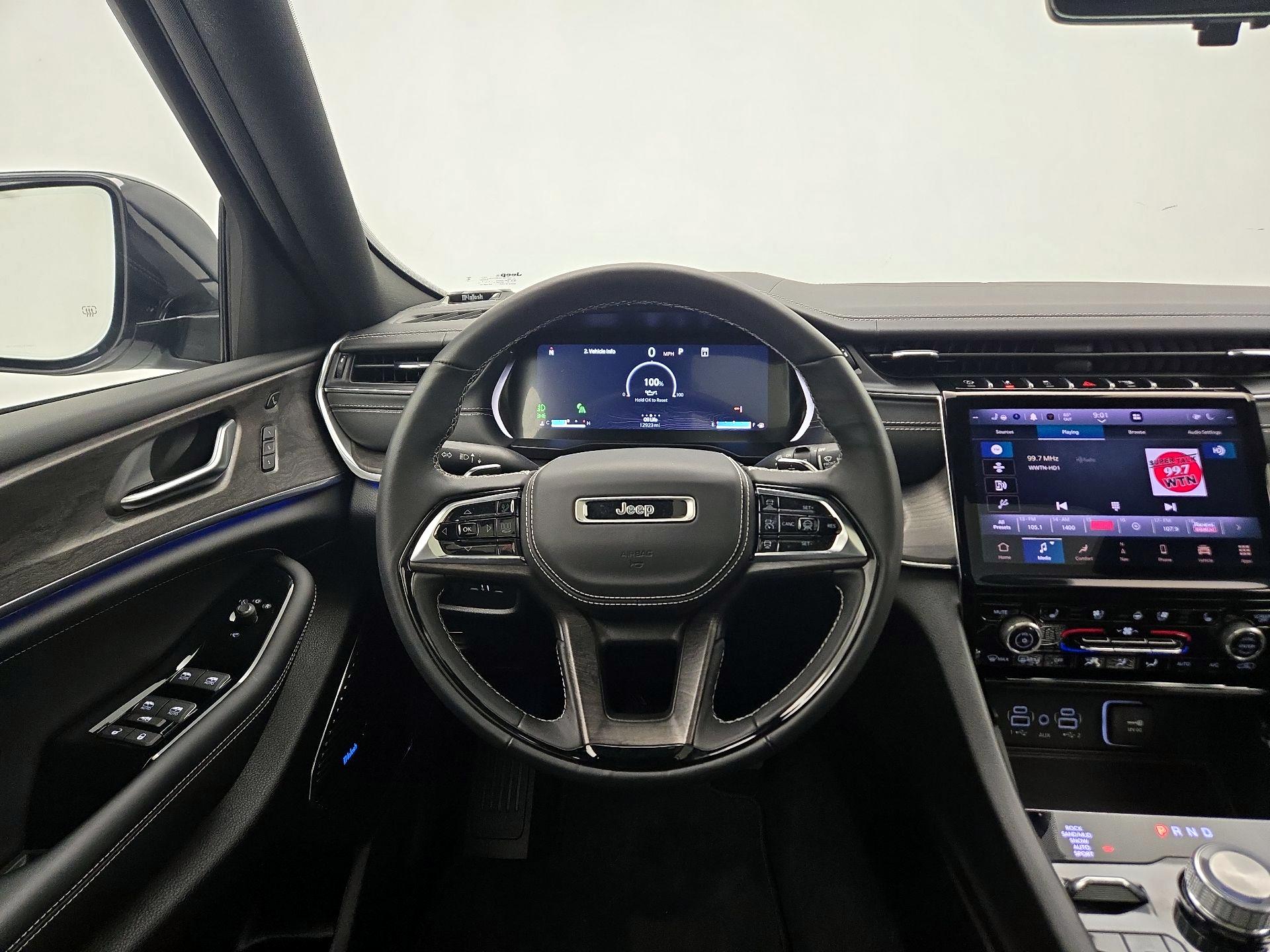 Thumbnail: 2023 Jeep Grand Cherokee - 10