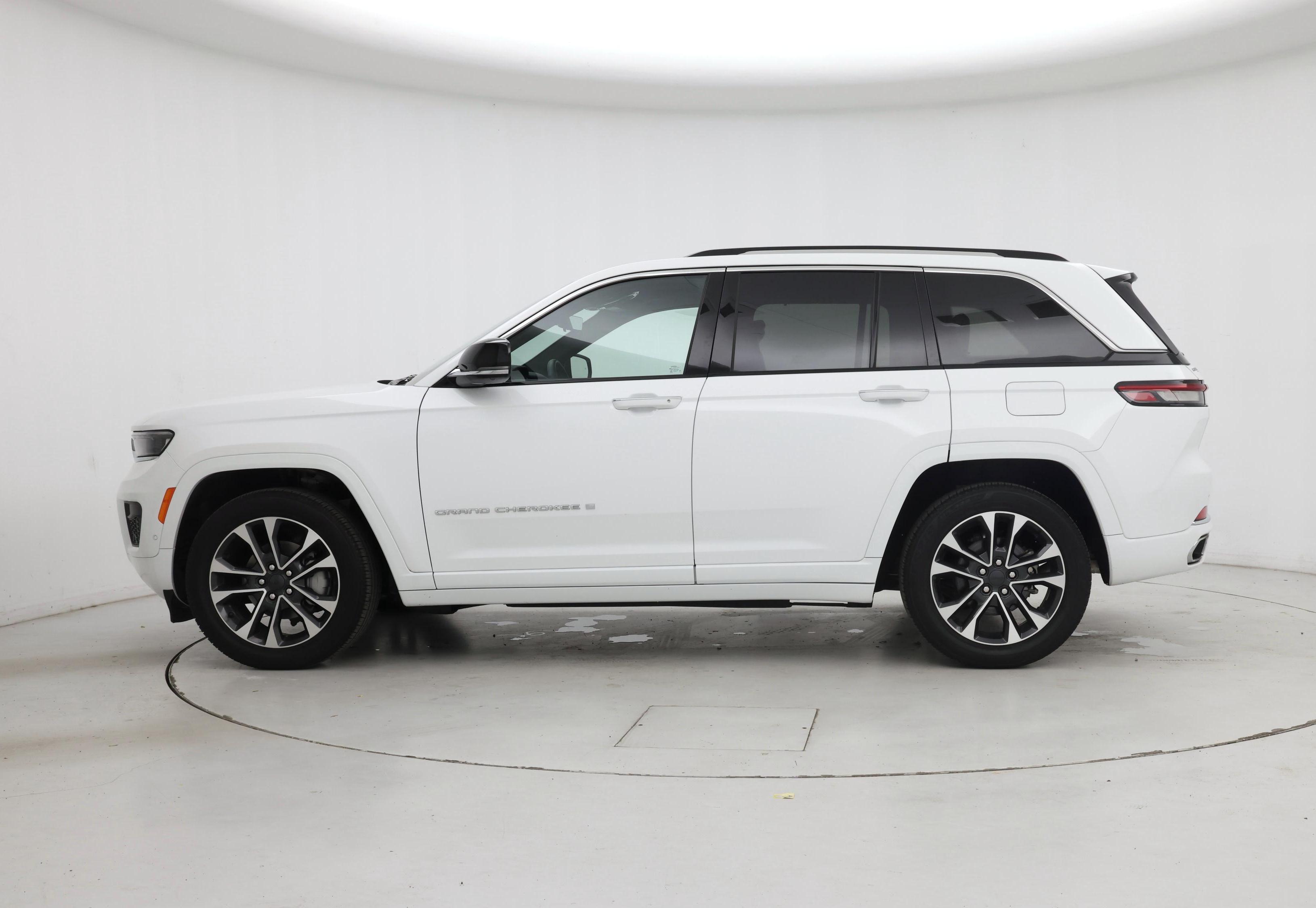 Thumbnail: 2023 Jeep Grand Cherokee - 3