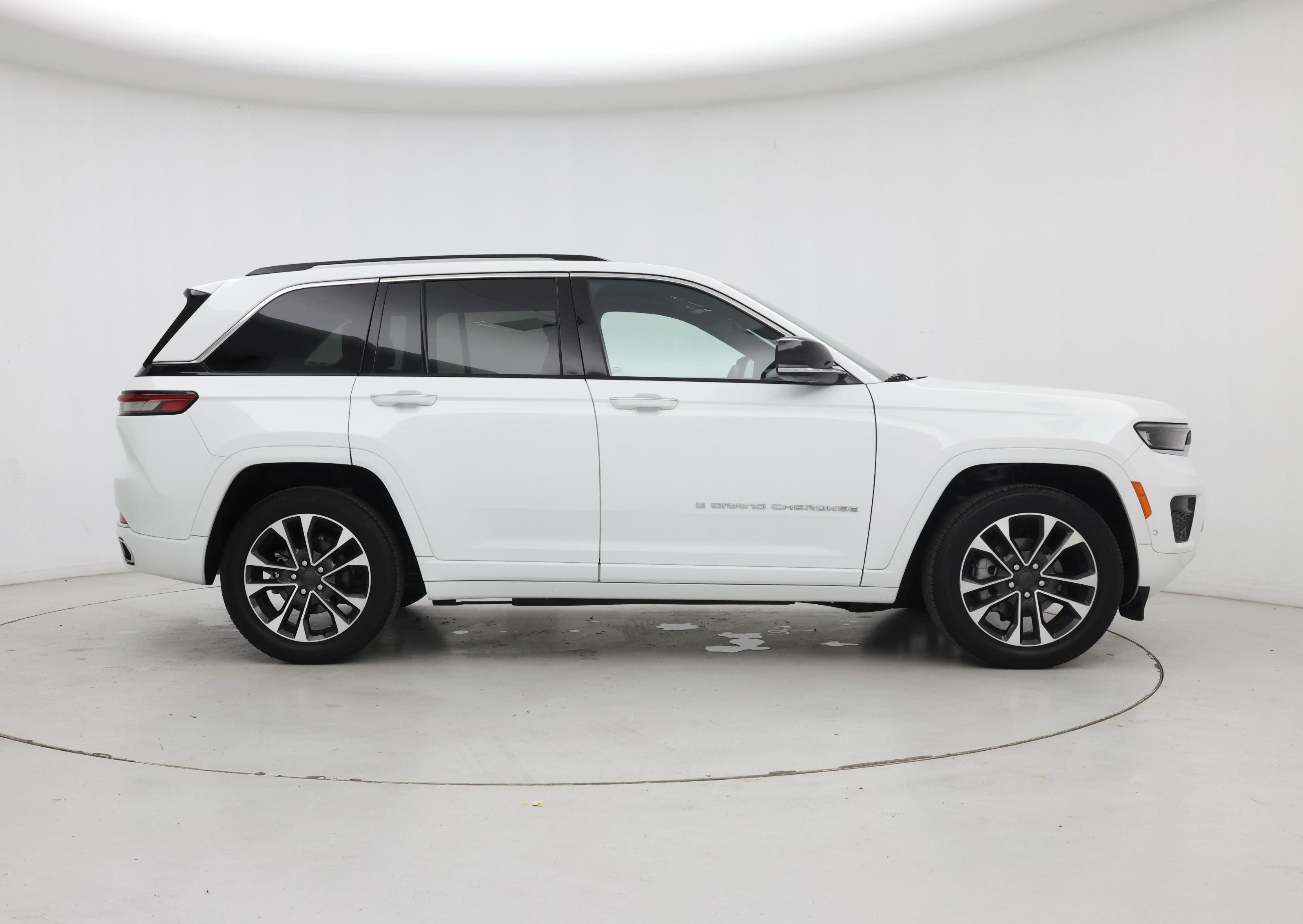 Thumbnail: 2023 Jeep Grand Cherokee - 7