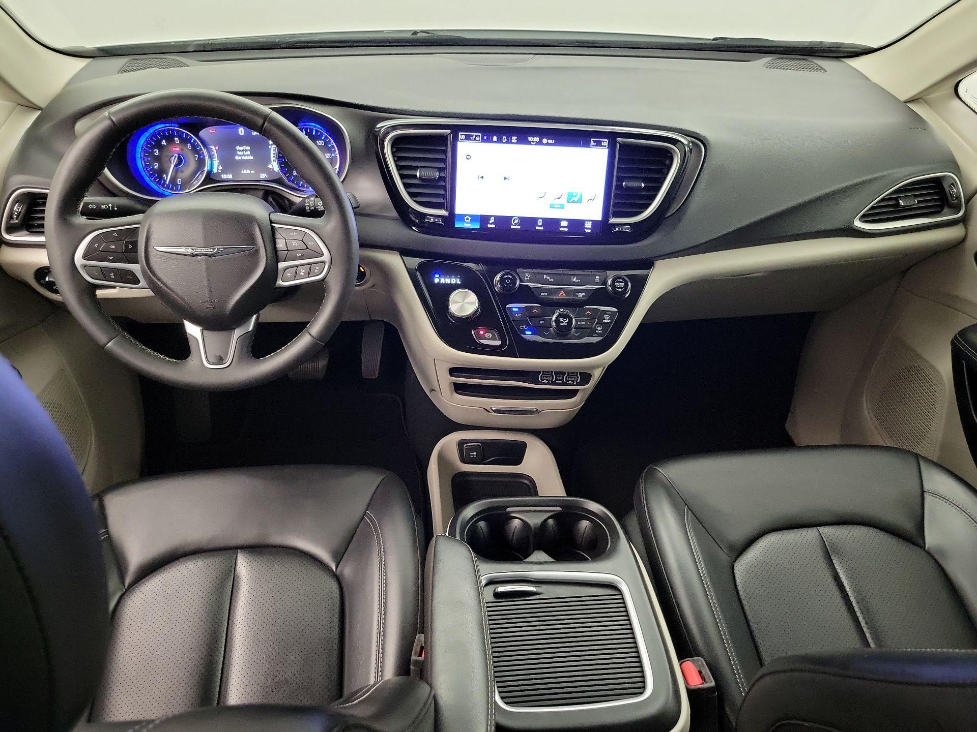 Thumbnail: 2023 Chrysler Pacifica - 9