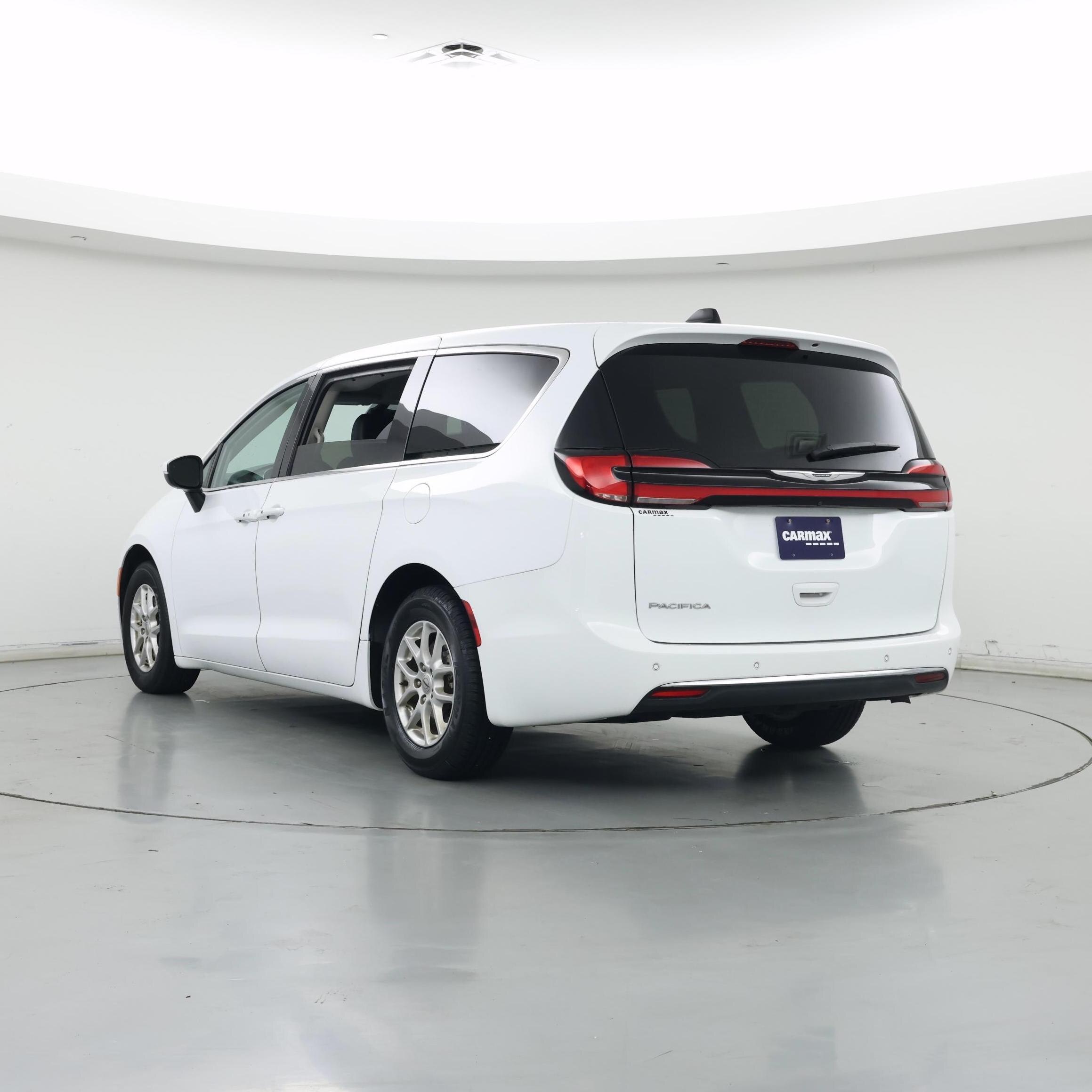 Thumbnail: 2023 Chrysler Pacifica - 2
