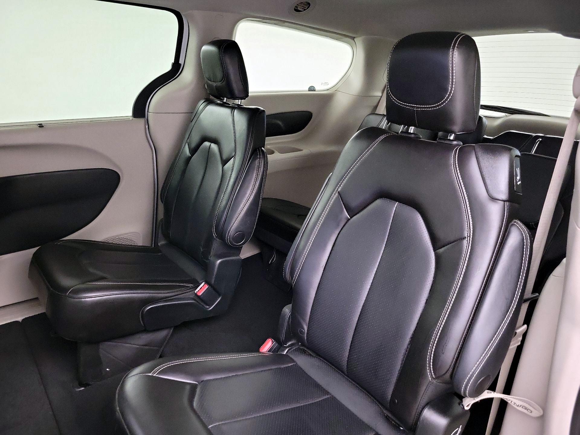 Thumbnail: 2023 Chrysler Pacifica - 19