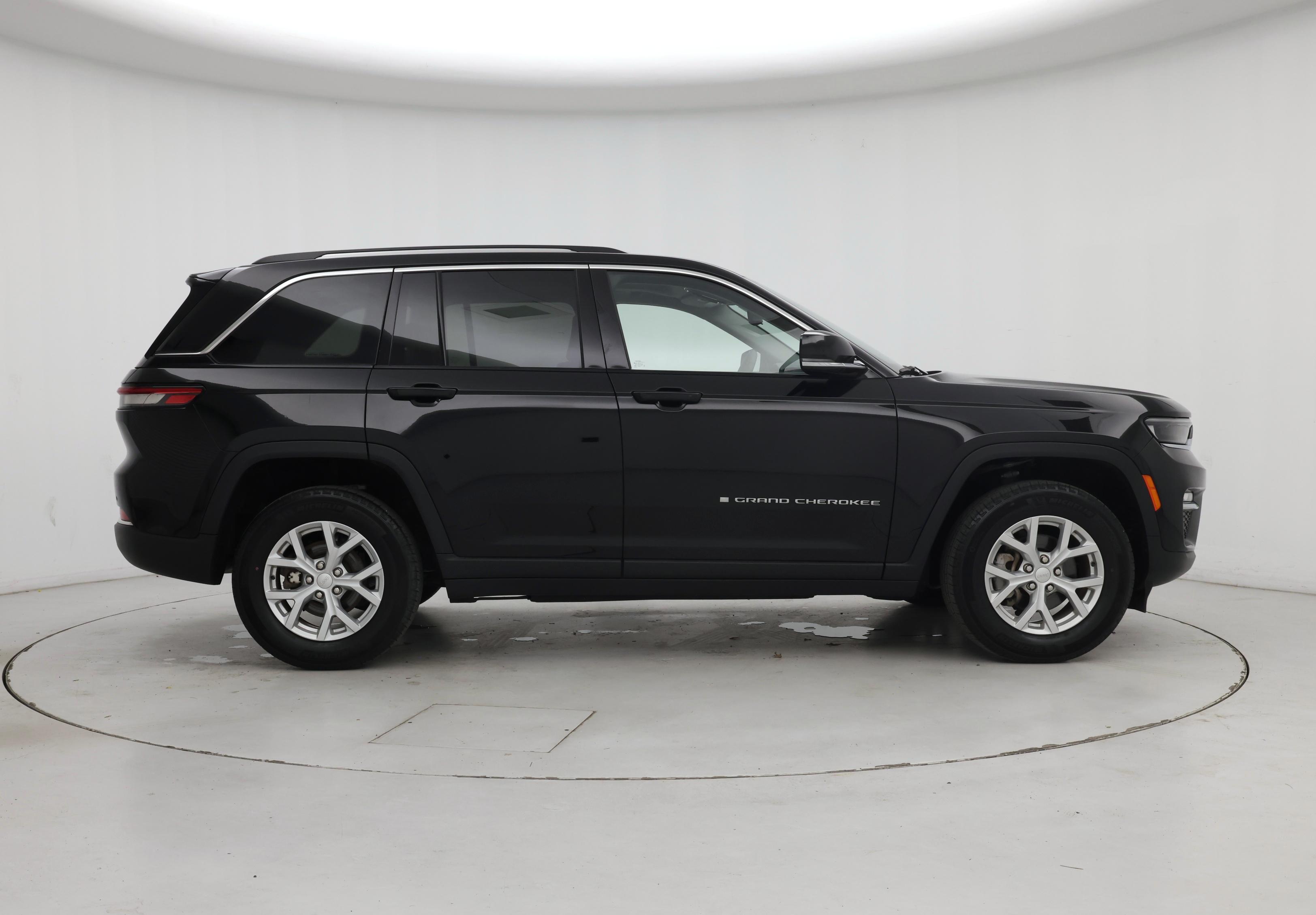 Thumbnail: 2023 Jeep Grand Cherokee - 7