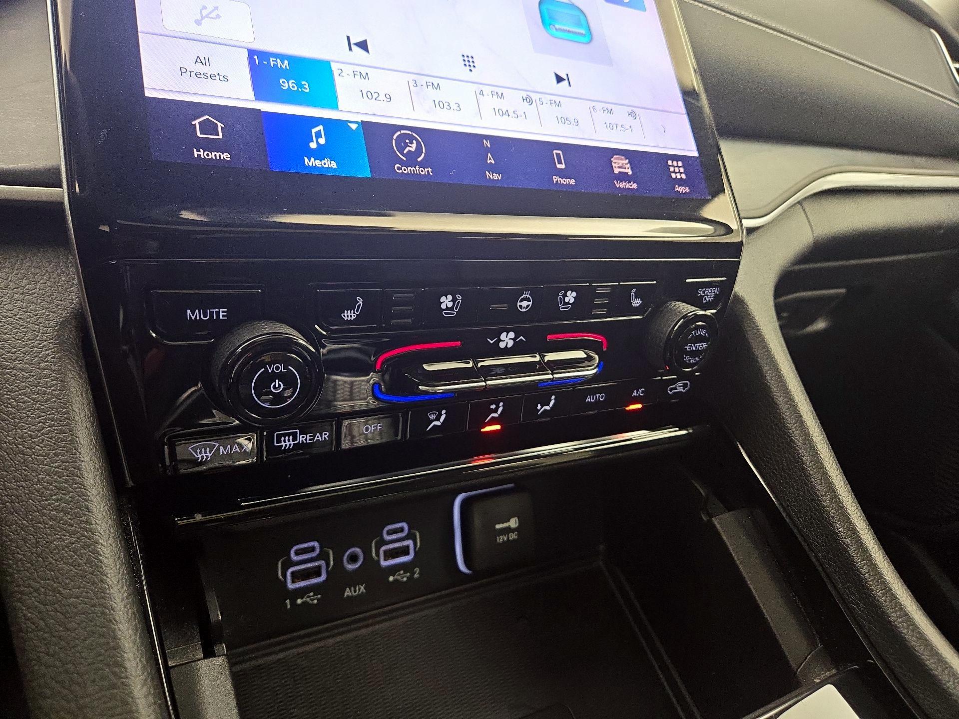Thumbnail: 2023 Jeep Grand Cherokee - 17