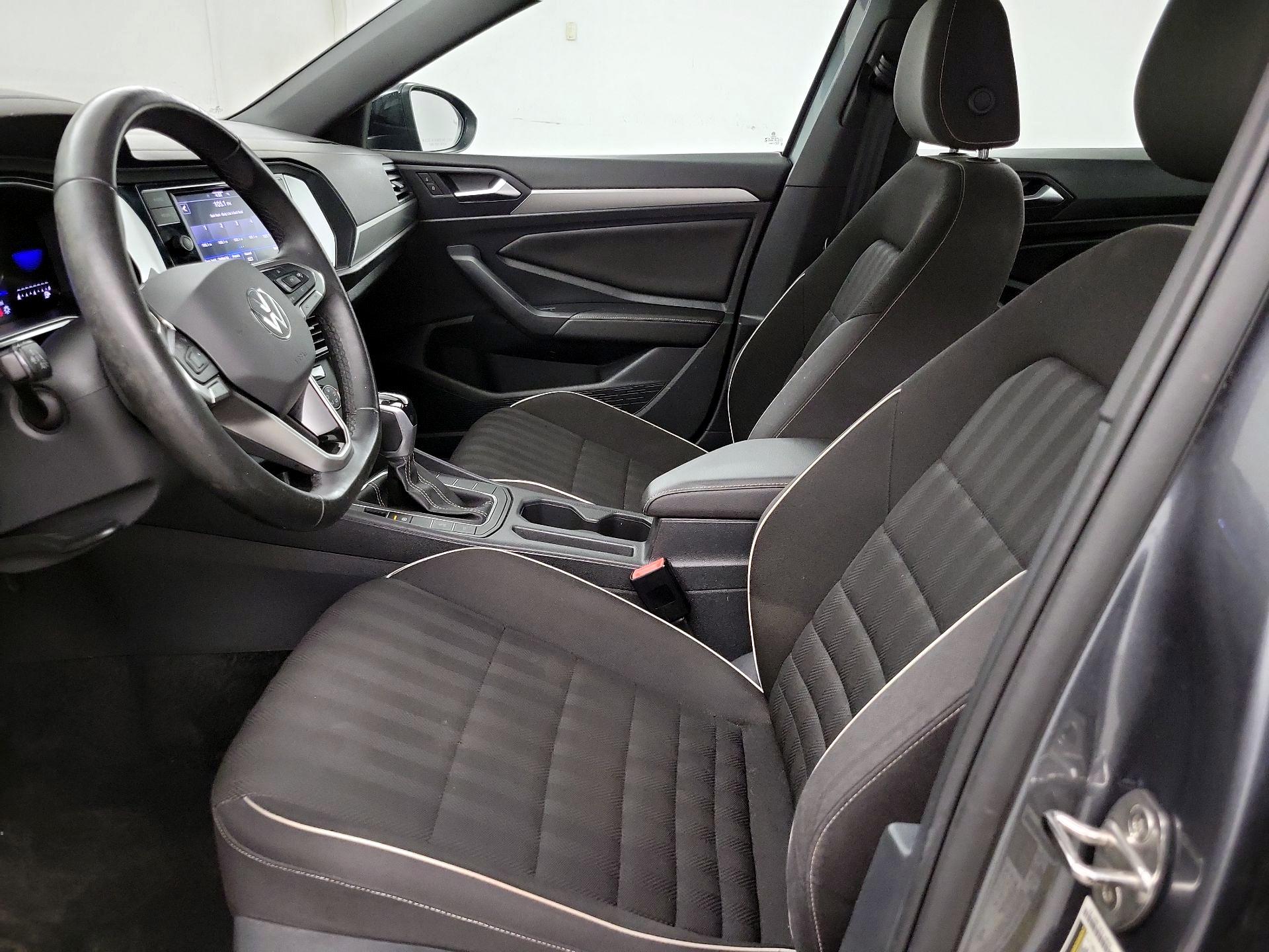 Thumbnail: 2024 Volkswagen Jetta - 11