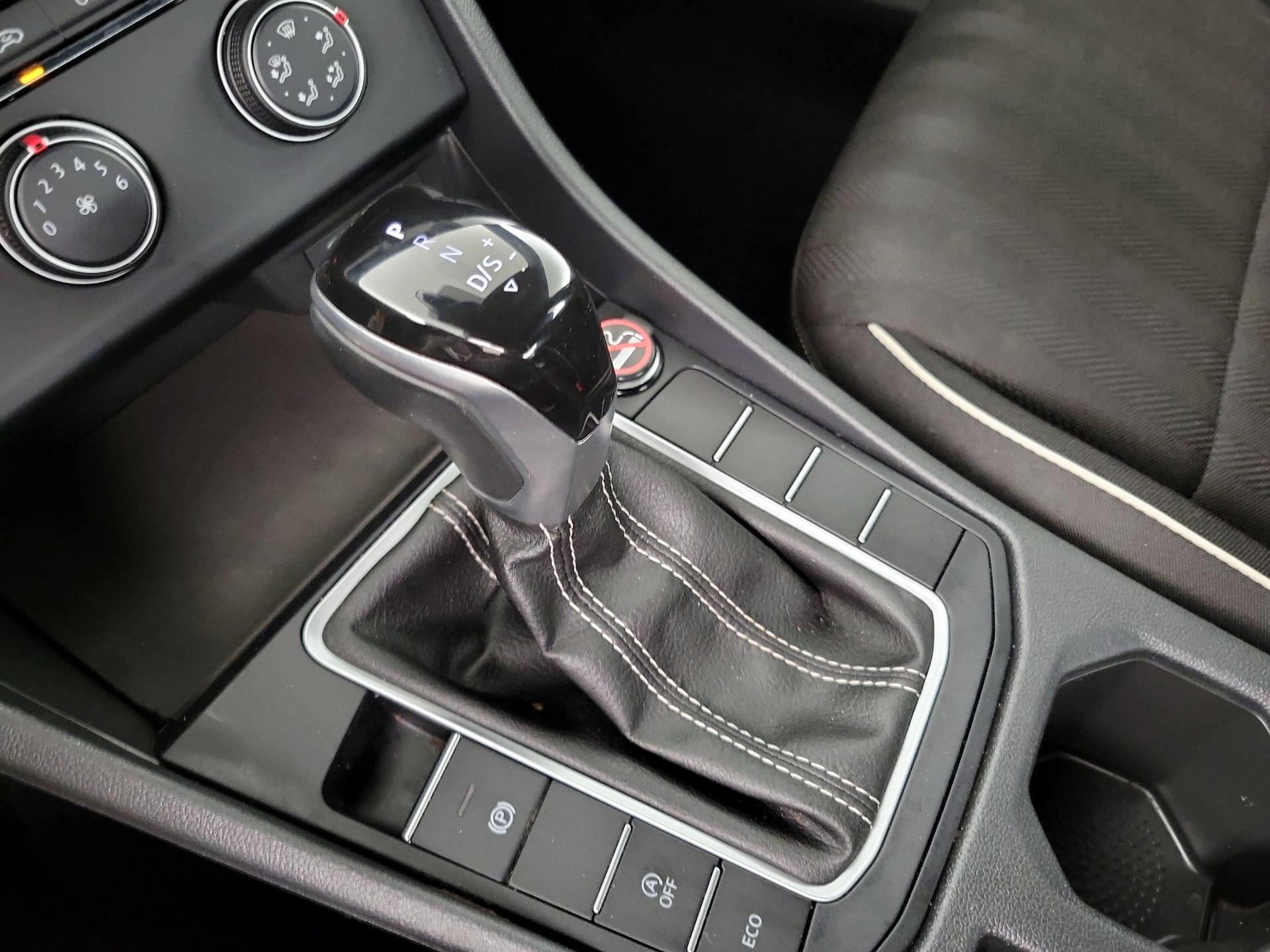 Thumbnail: 2024 Volkswagen Jetta - 17