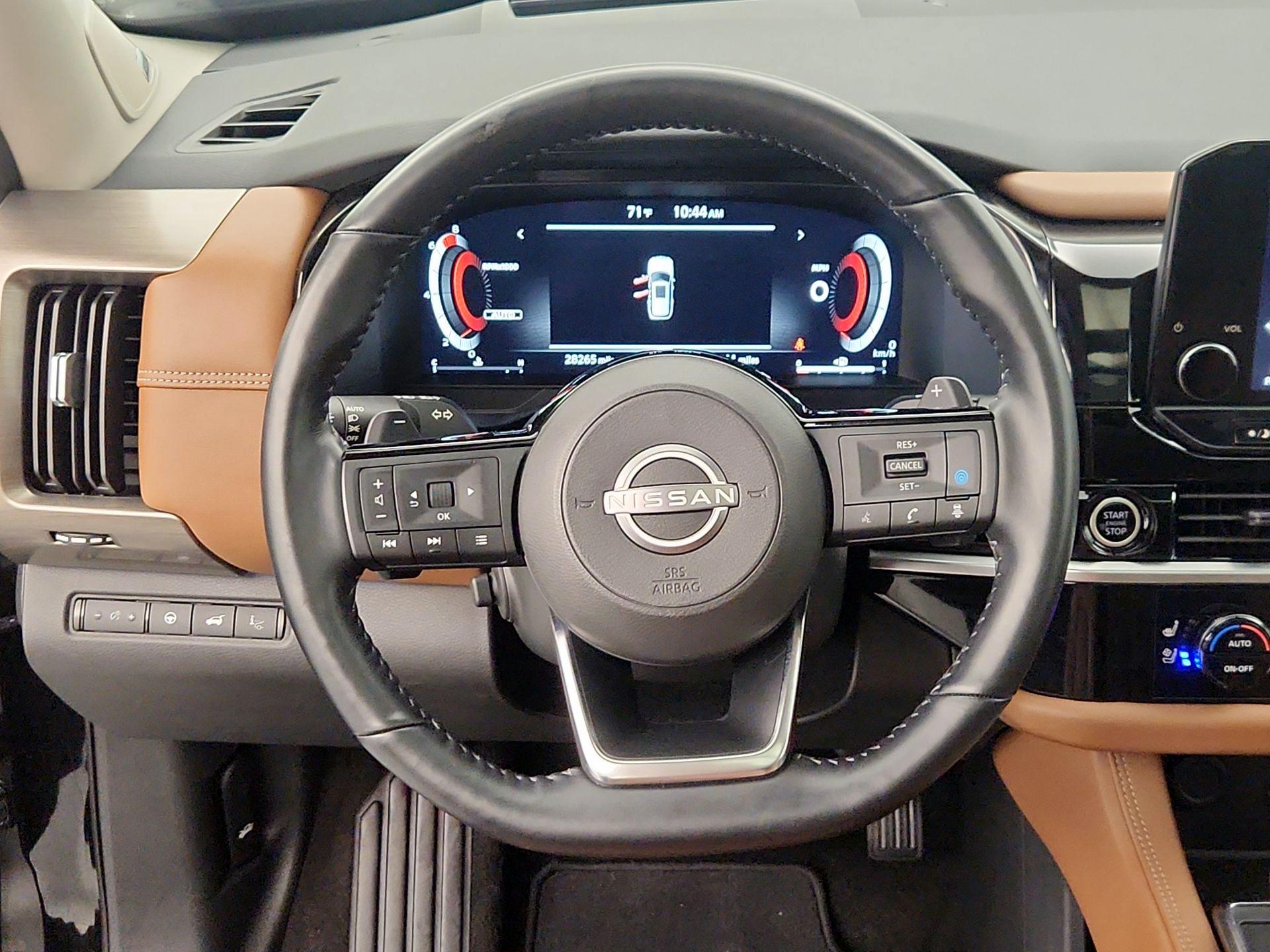 Thumbnail: 2023 Nissan Pathfinder - 10