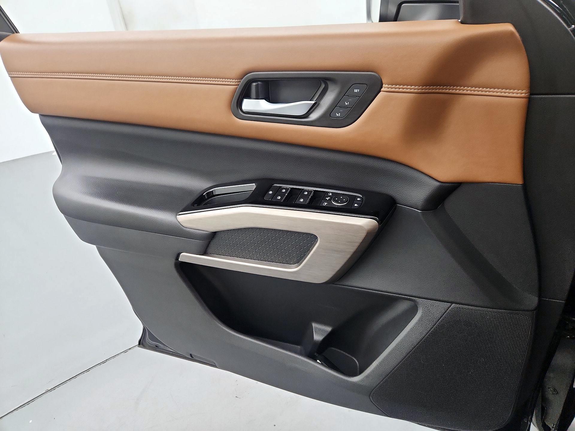 Thumbnail: 2023 Nissan Pathfinder - 12