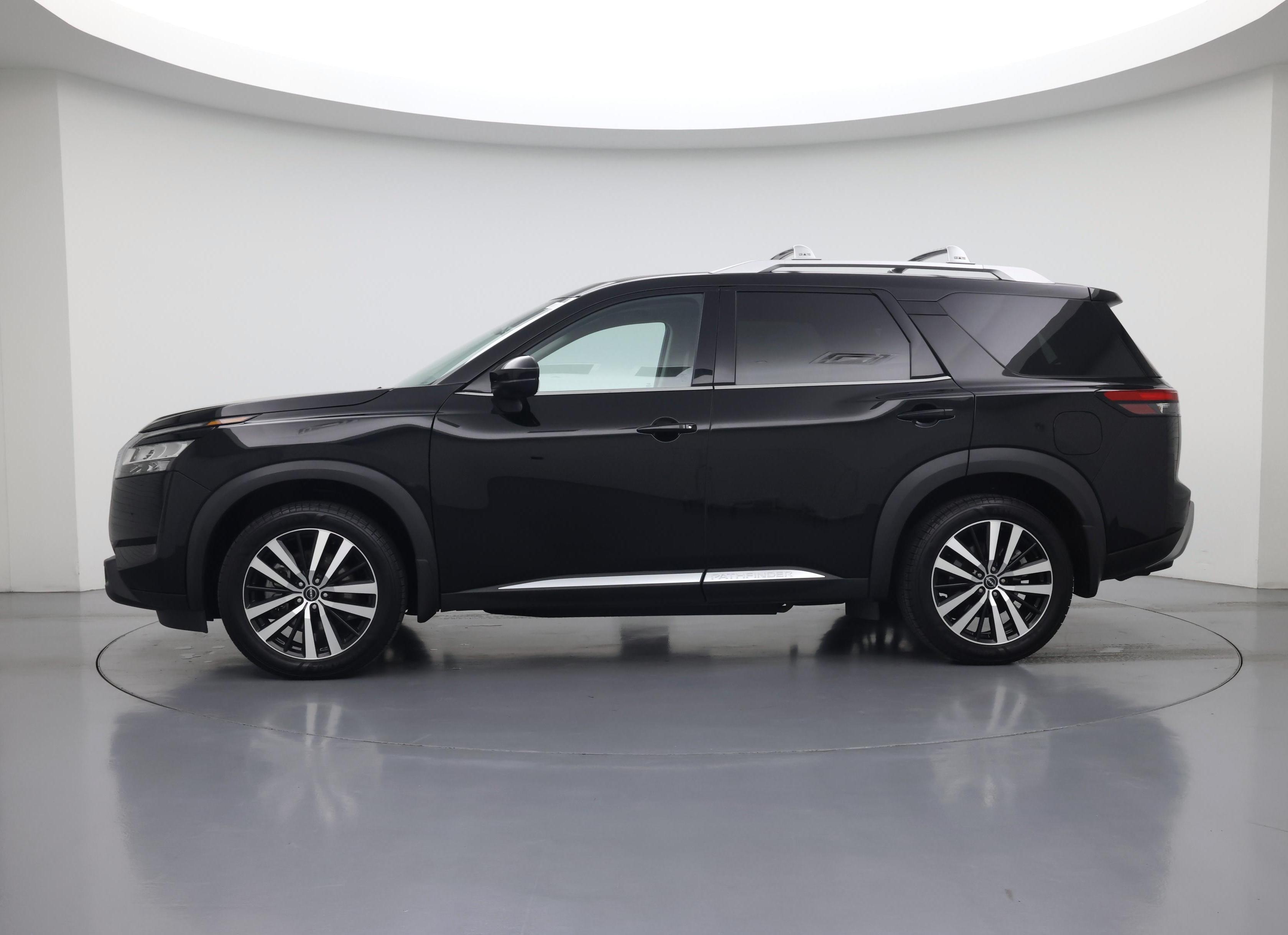 Thumbnail: 2023 Nissan Pathfinder - 3