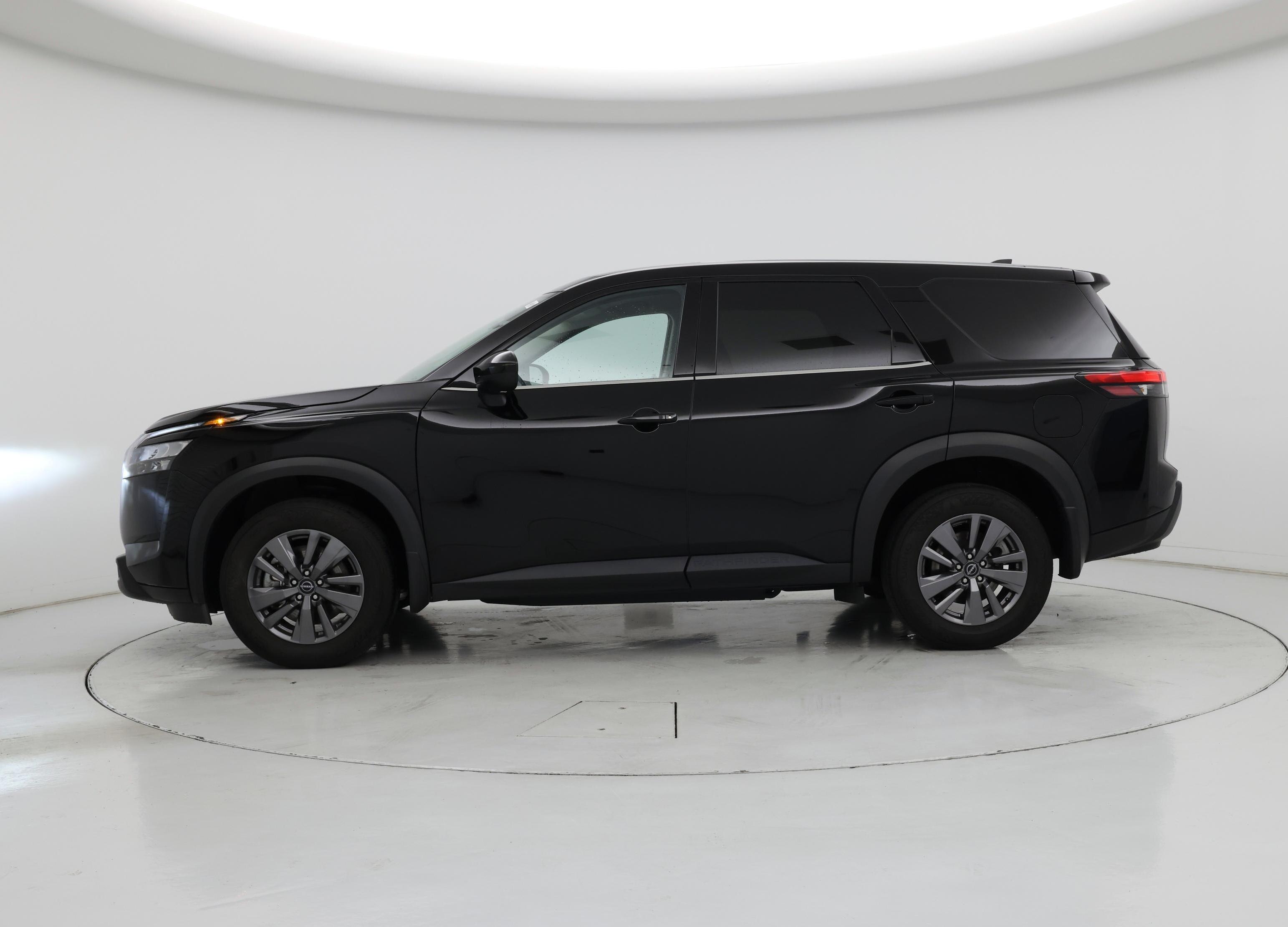 Thumbnail: 2023 Nissan Pathfinder - 3