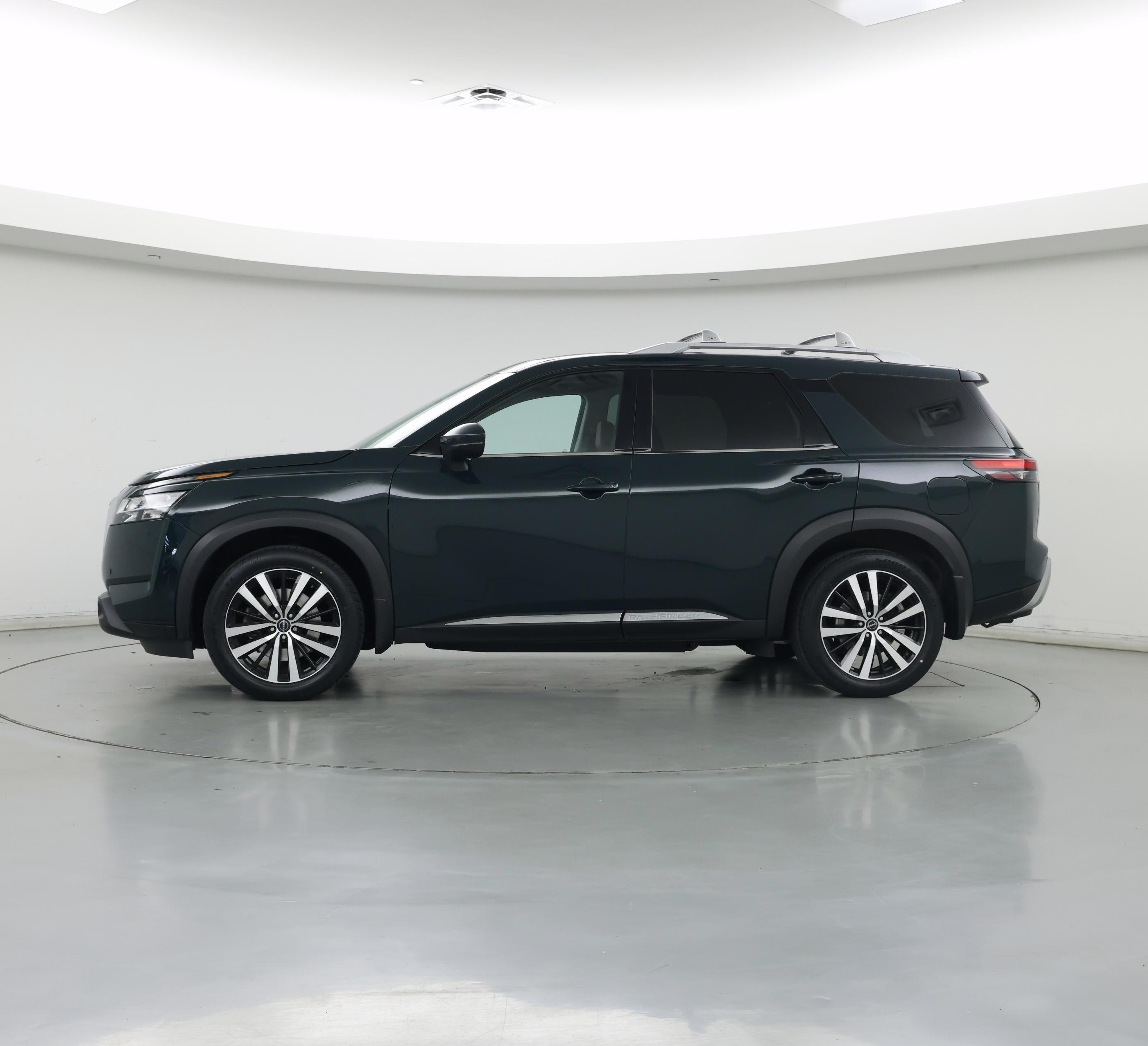 Thumbnail: 2023 Nissan Pathfinder - 3