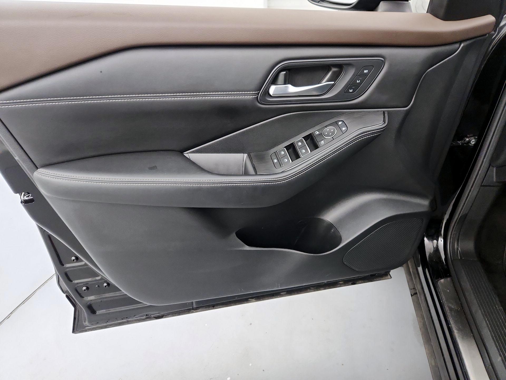 Thumbnail: 2023 Nissan Rogue - 12