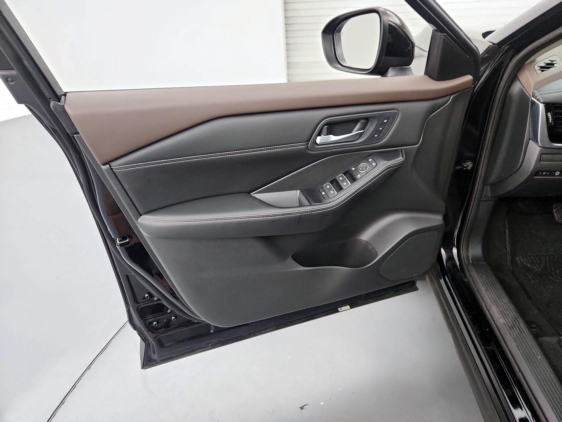 Thumbnail: 2023 Nissan Rogue - 12