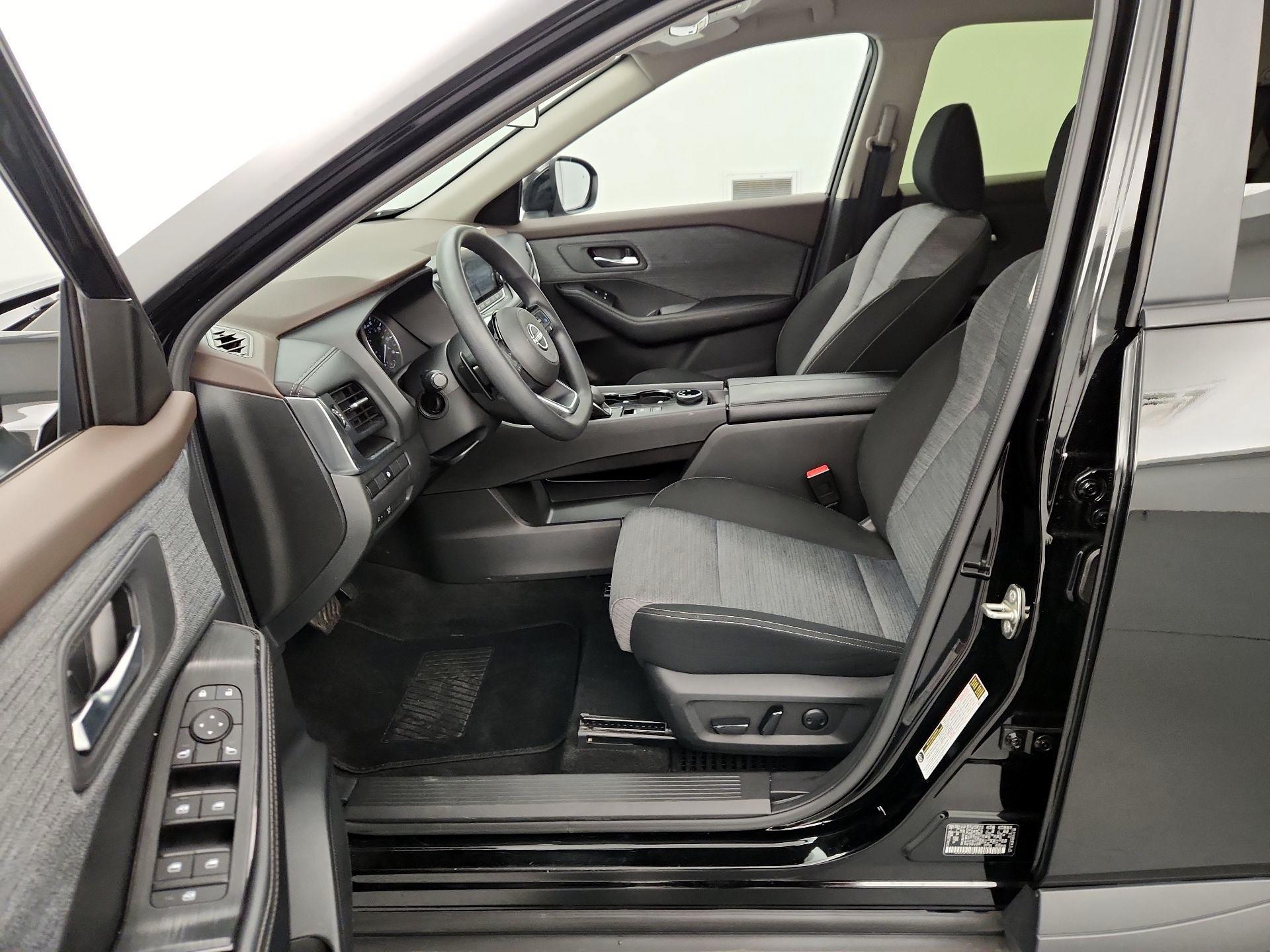 Thumbnail: 2023 Nissan Rogue - 11