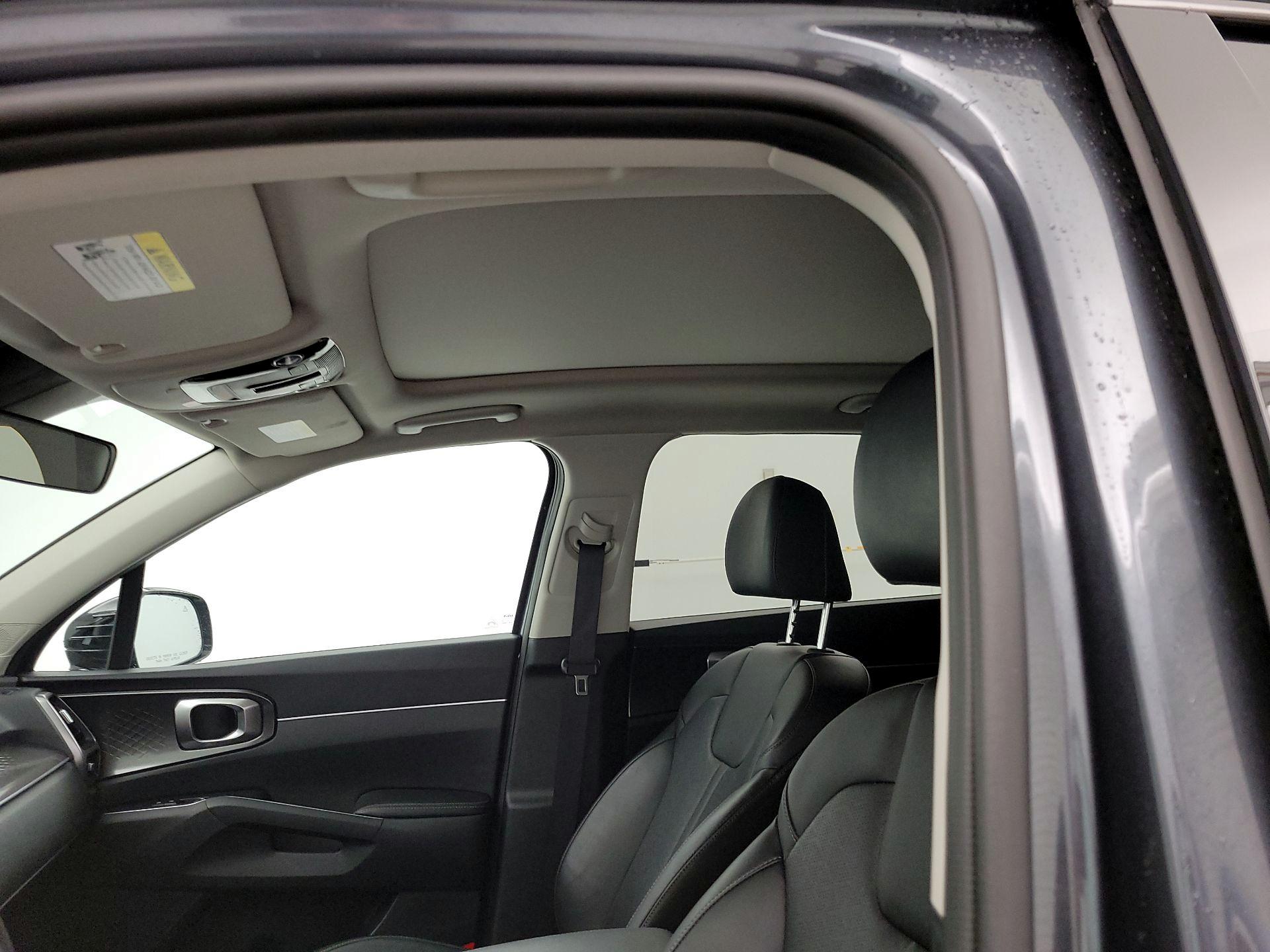 Thumbnail: 2023 Kia Sorento - 20