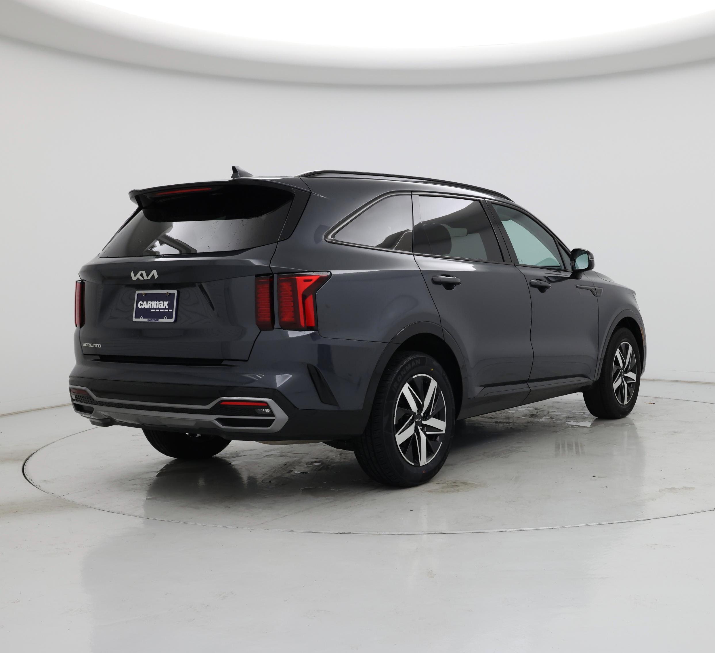 Thumbnail: 2023 Kia Sorento - 8