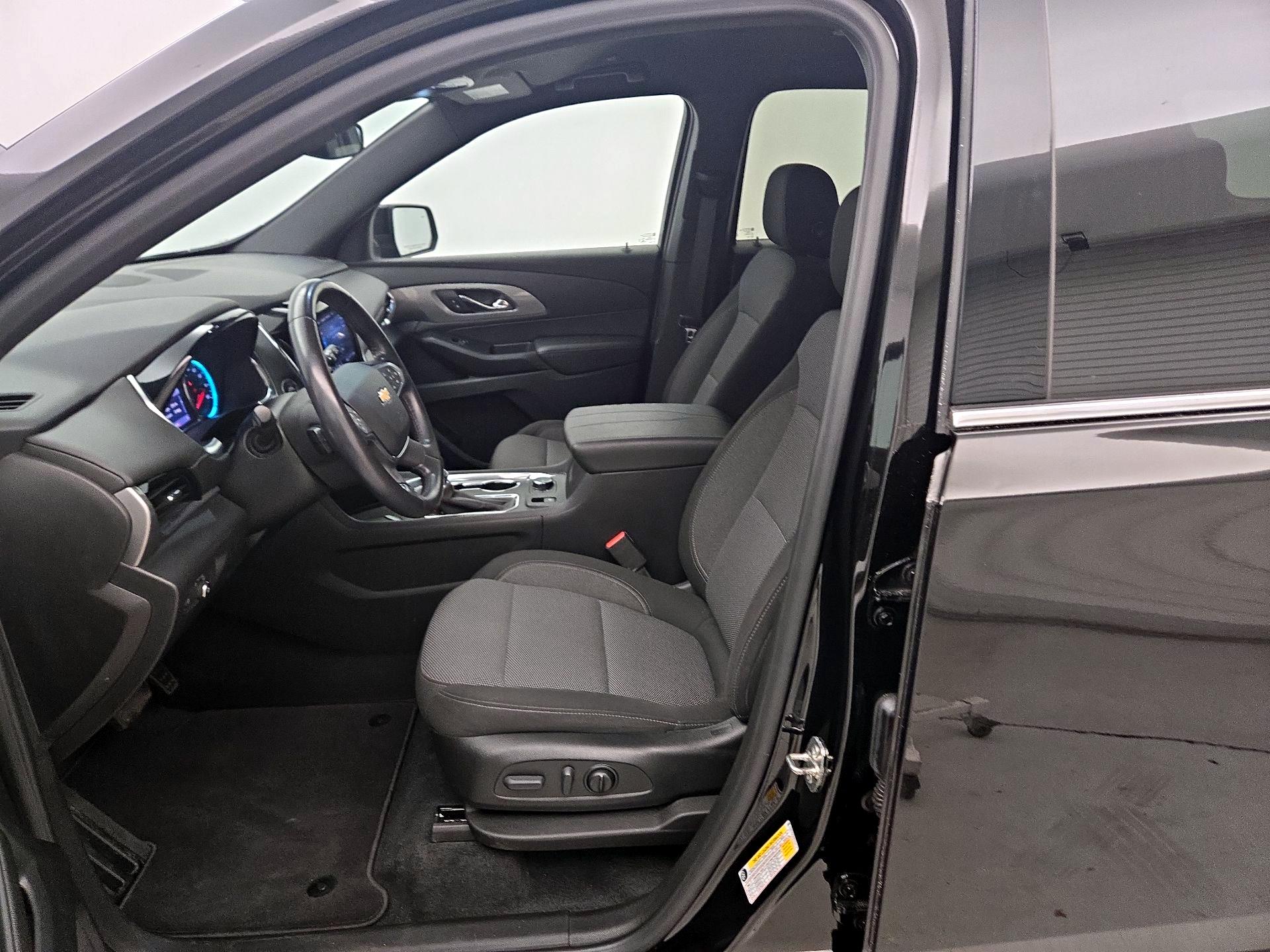 Thumbnail: 2022 Chevrolet Traverse - 11