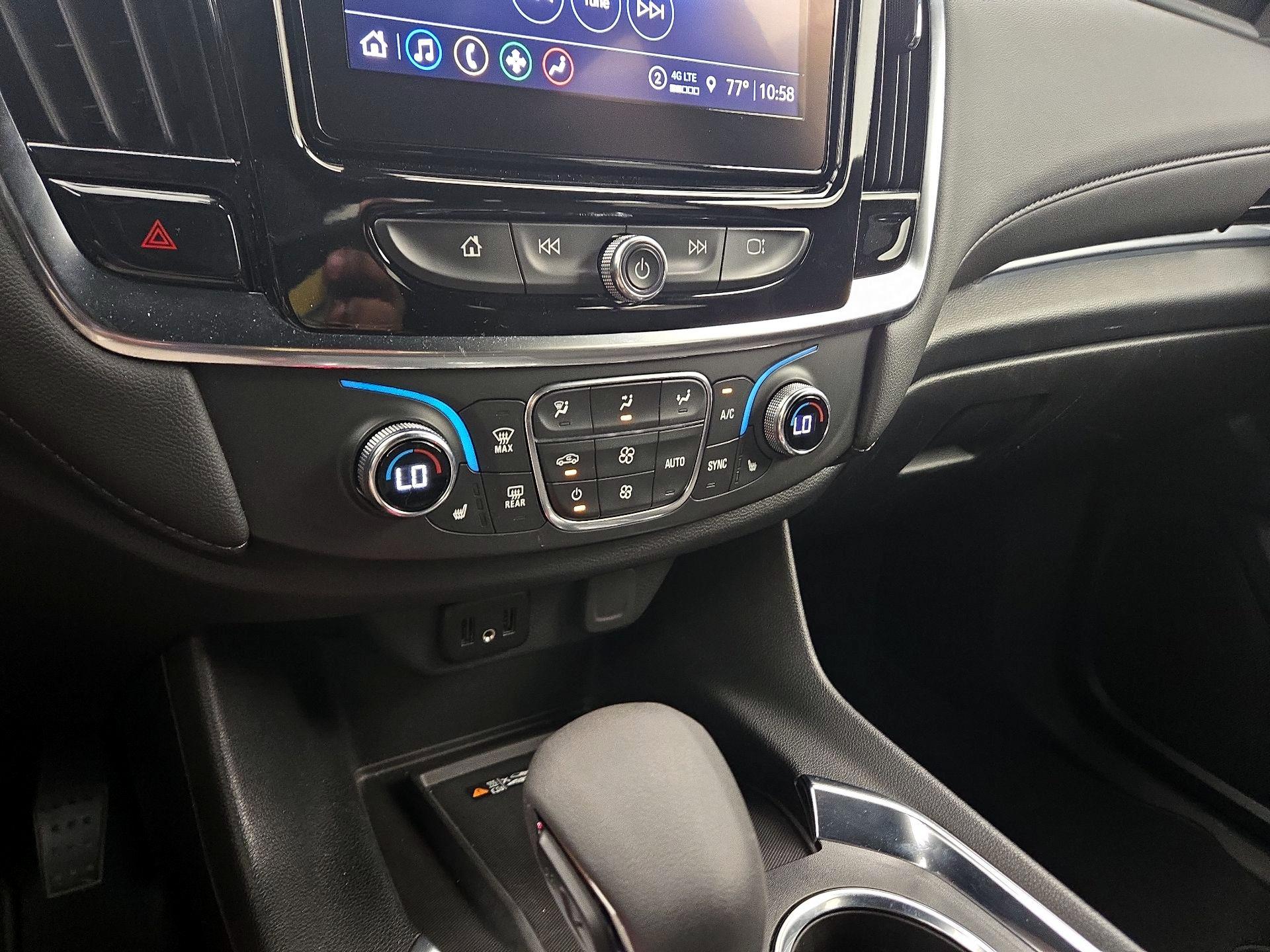 Thumbnail: 2022 Chevrolet Traverse - 16