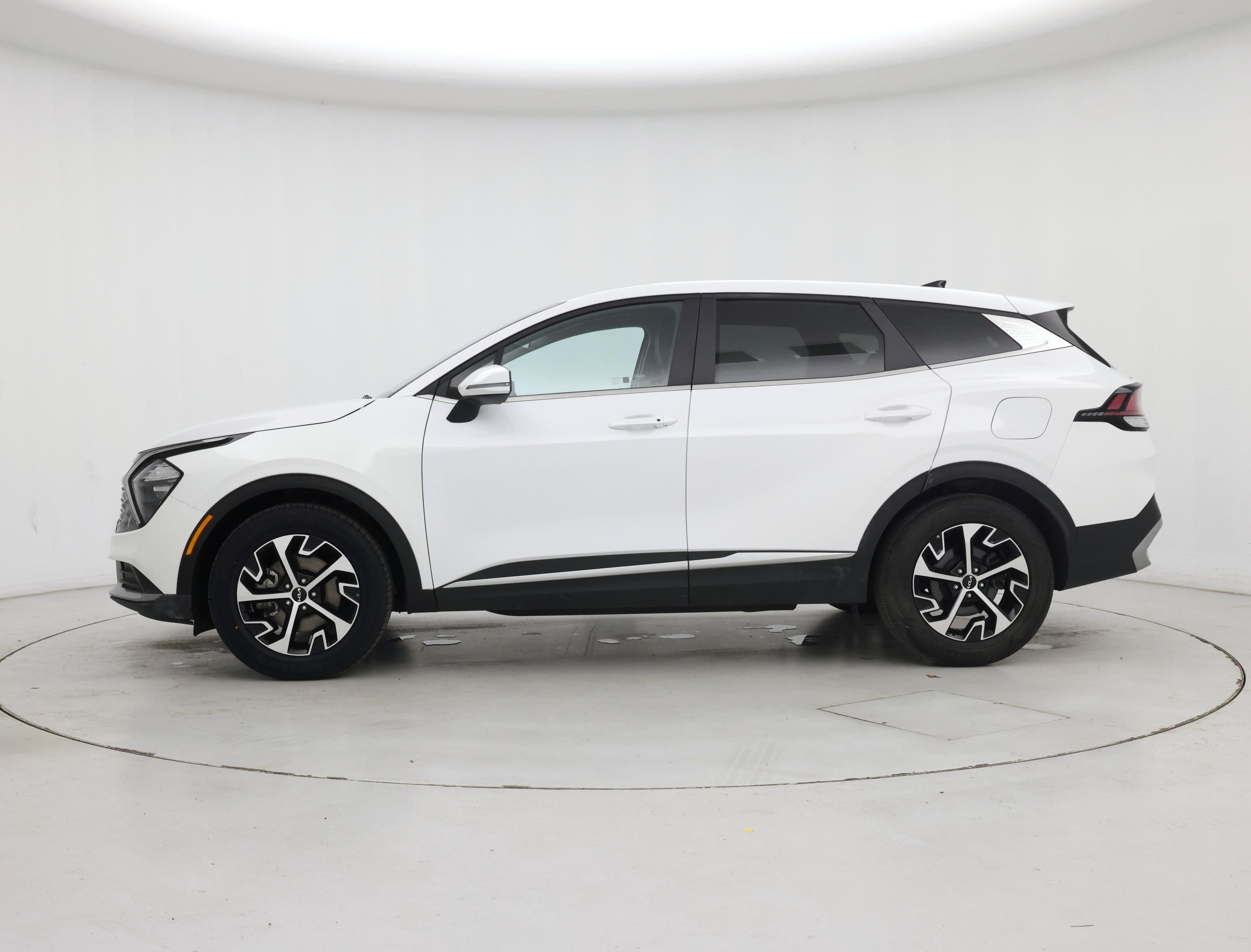 Thumbnail: 2023 Kia Sportage - 3