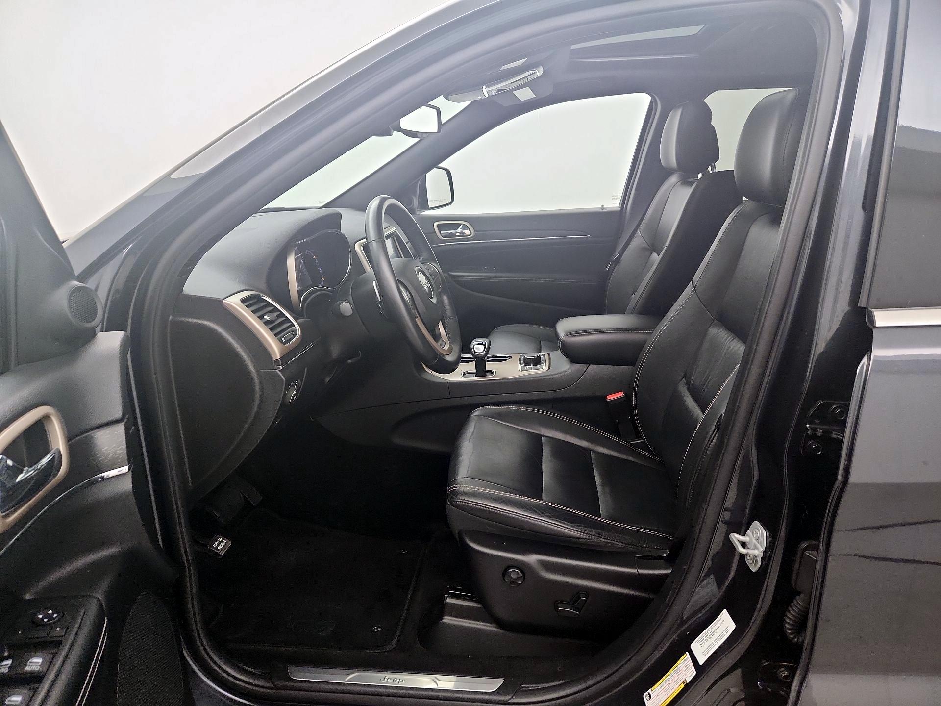 Thumbnail: 2015 Jeep Grand Cherokee - 11