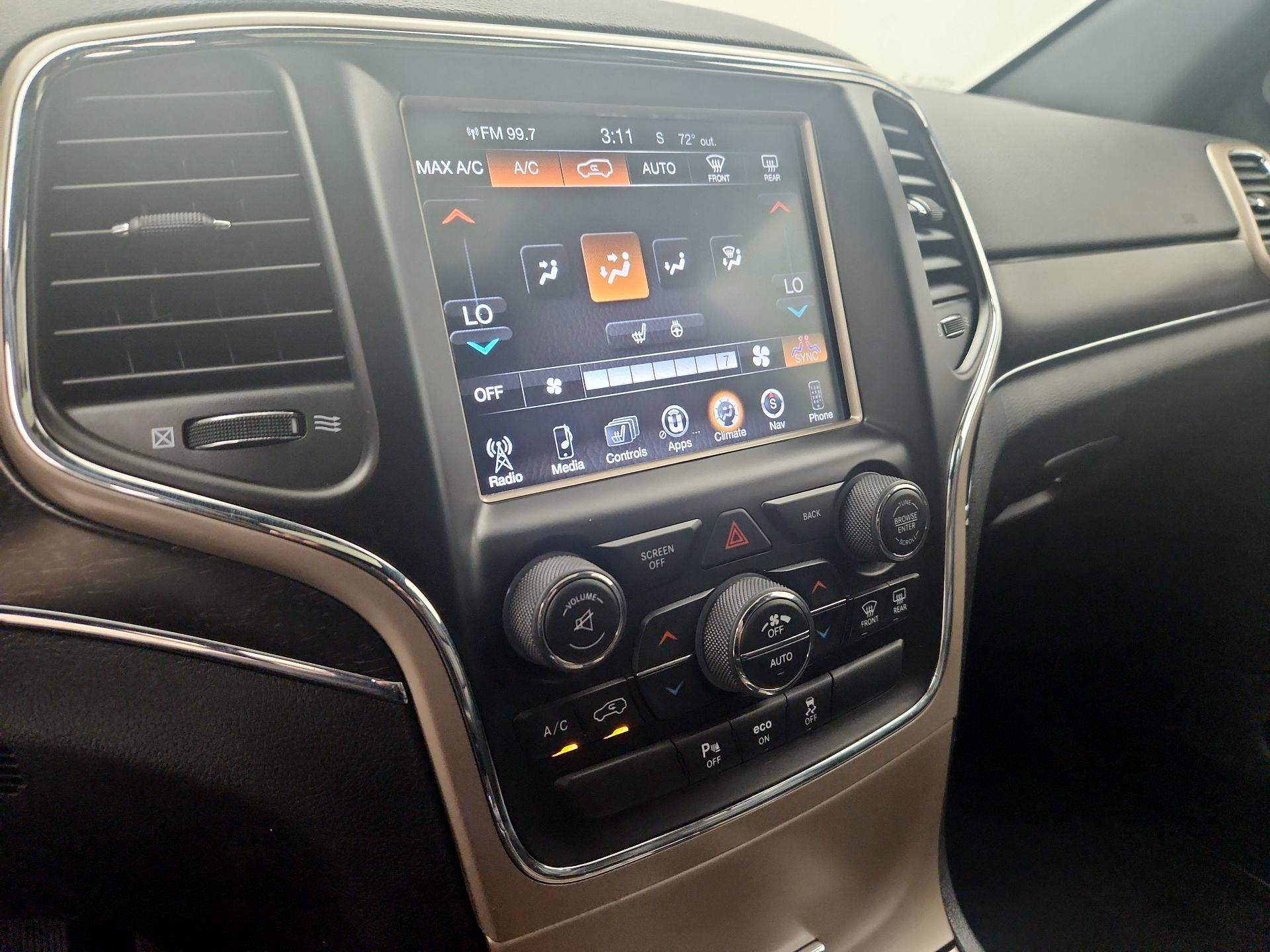 Thumbnail: 2015 Jeep Grand Cherokee - 17