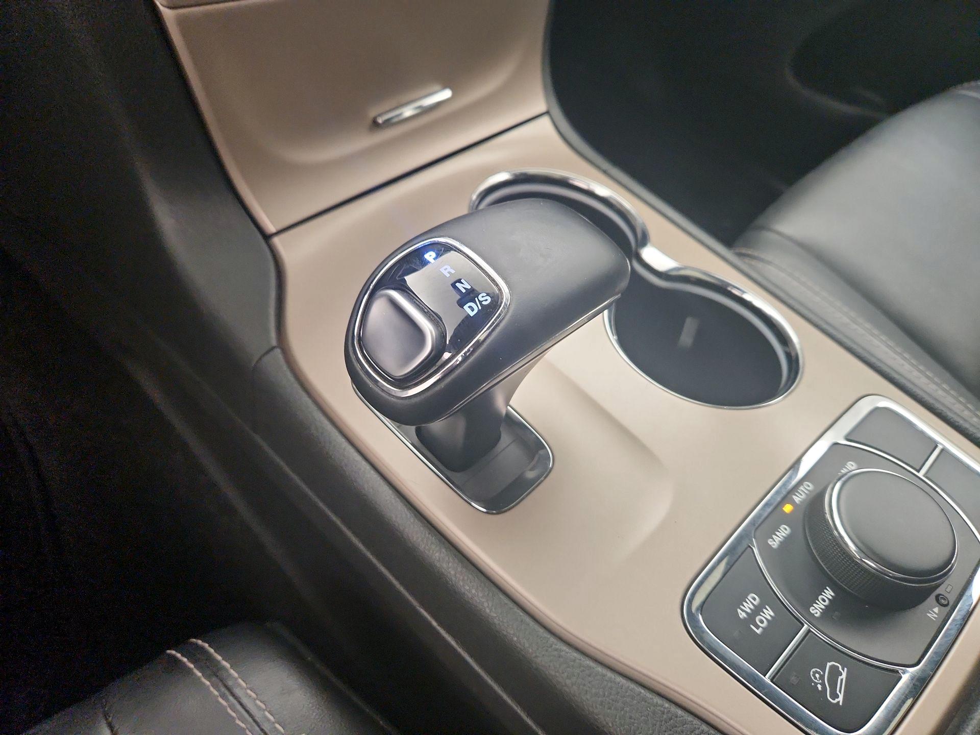 Thumbnail: 2015 Jeep Grand Cherokee - 18