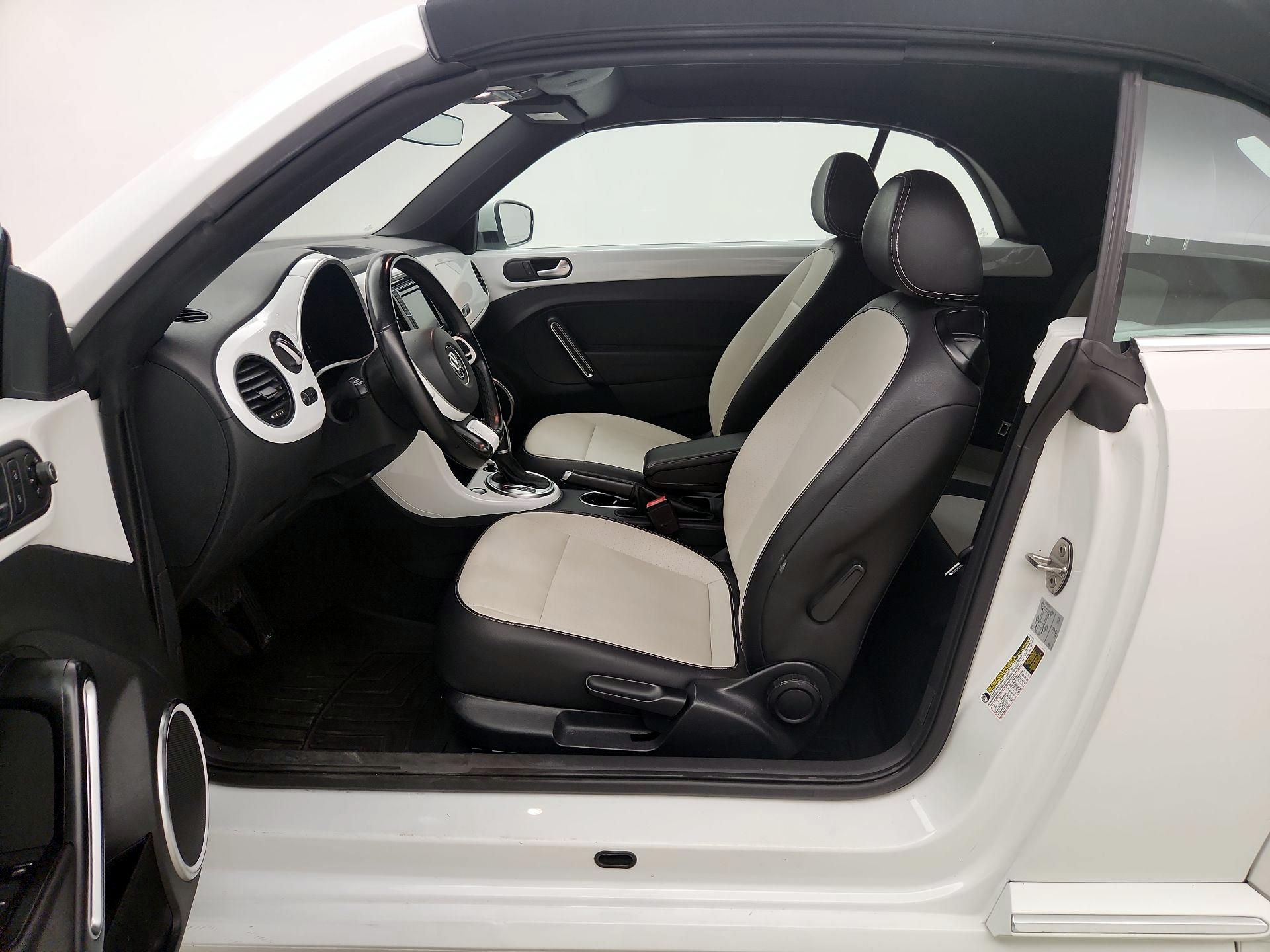 Thumbnail: 2019 Volkswagen Beetle - 11