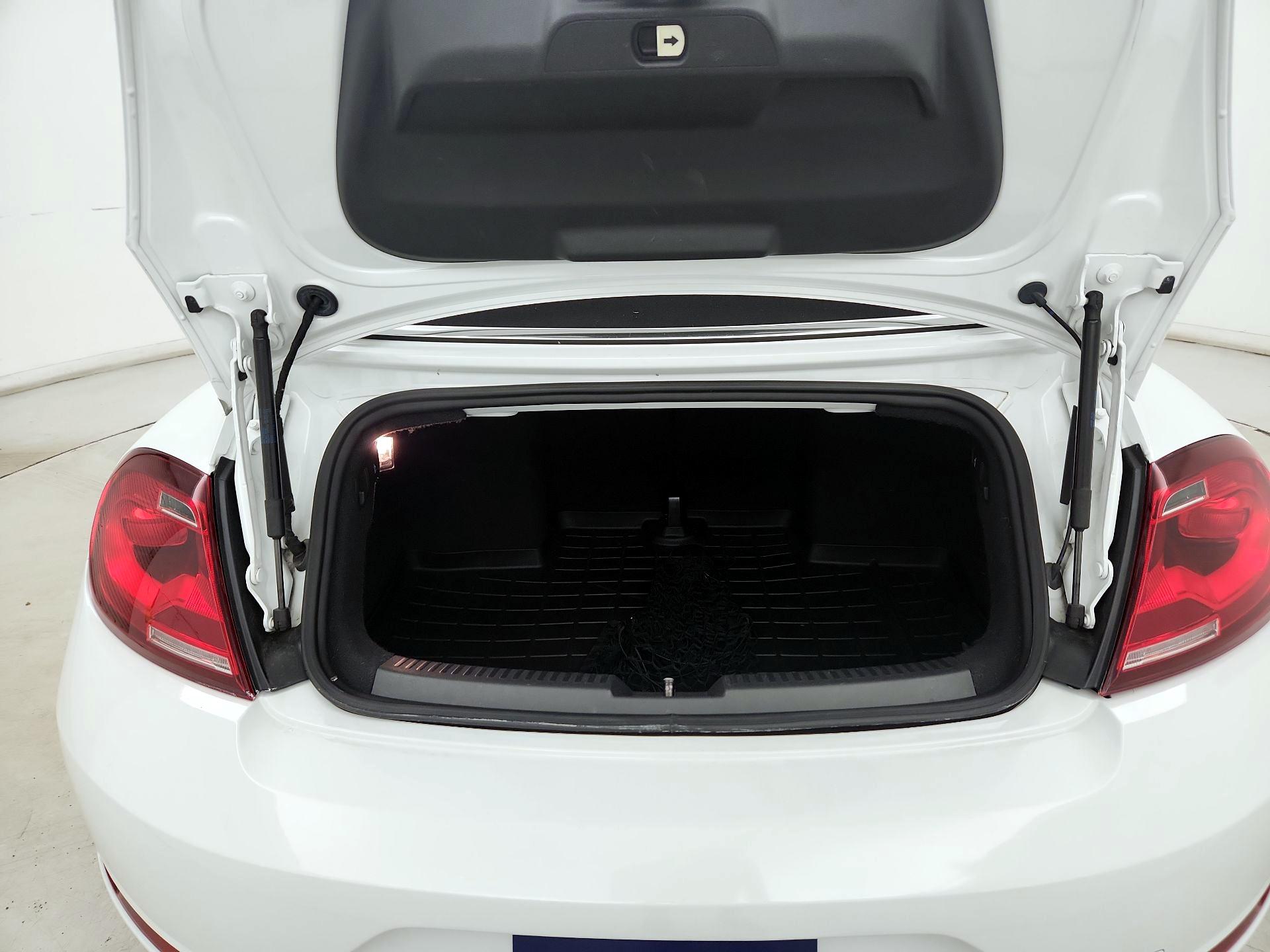 Thumbnail: 2019 Volkswagen Beetle - 19