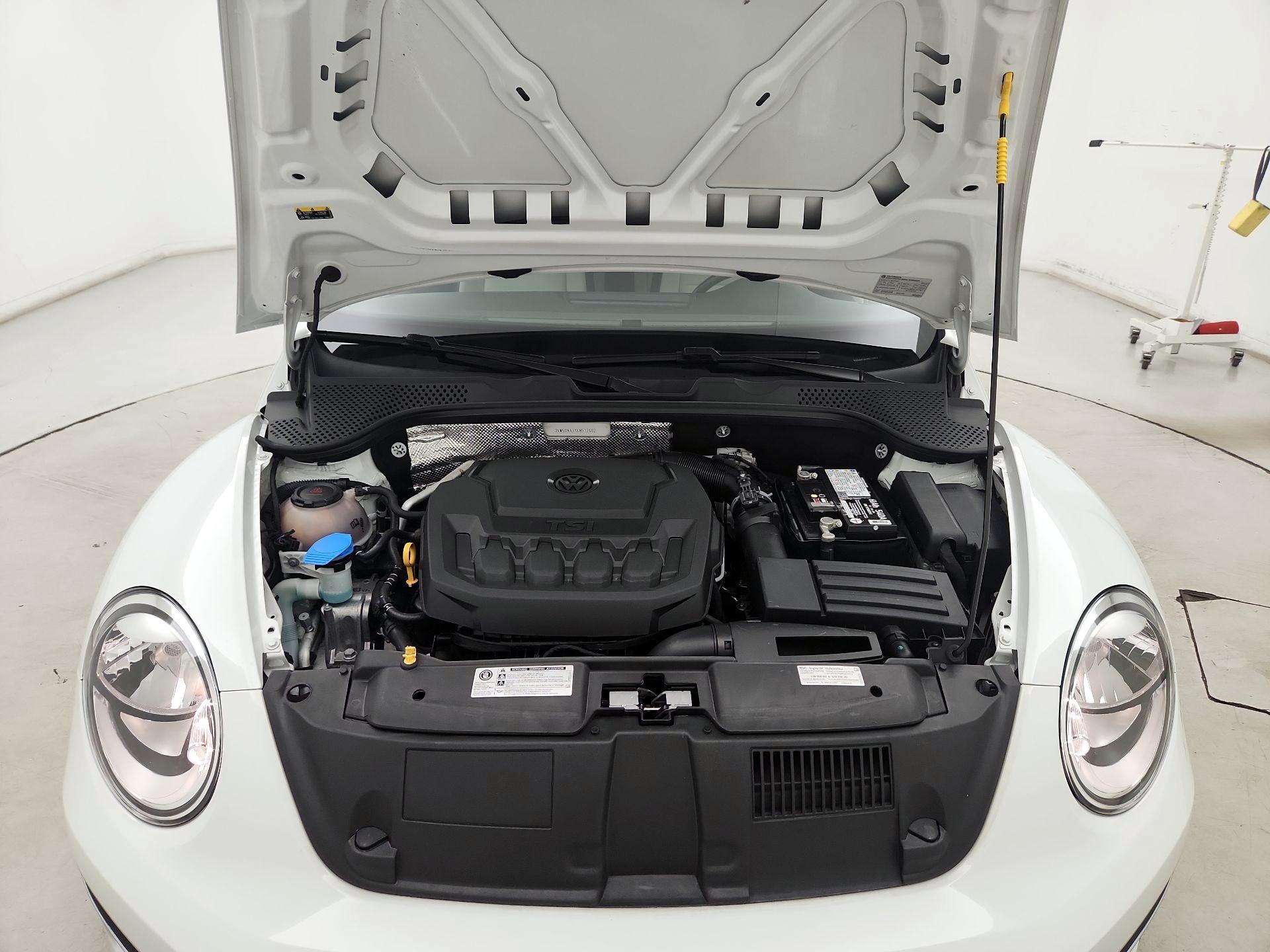 Thumbnail: 2019 Volkswagen Beetle - 20