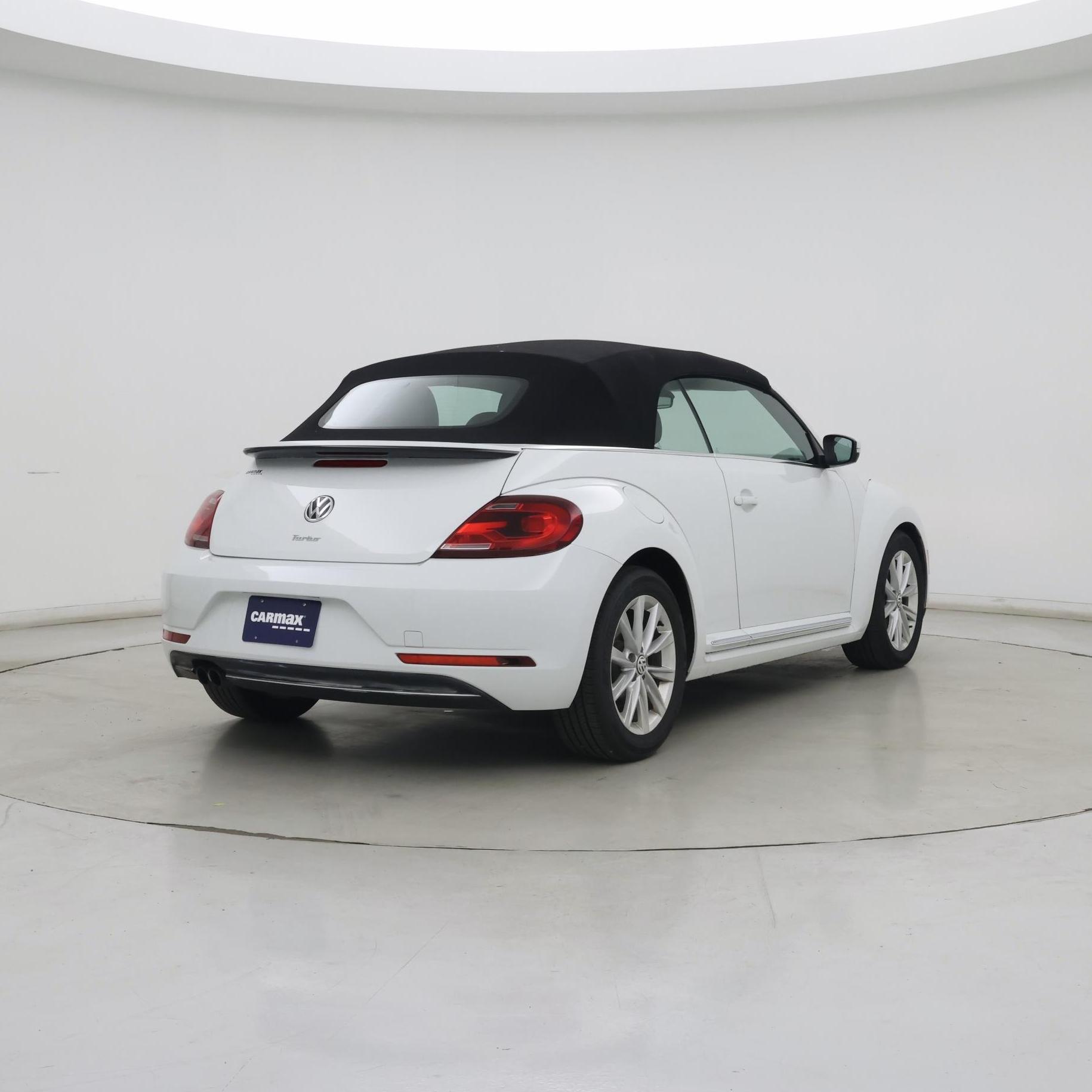Thumbnail: 2019 Volkswagen Beetle - 8