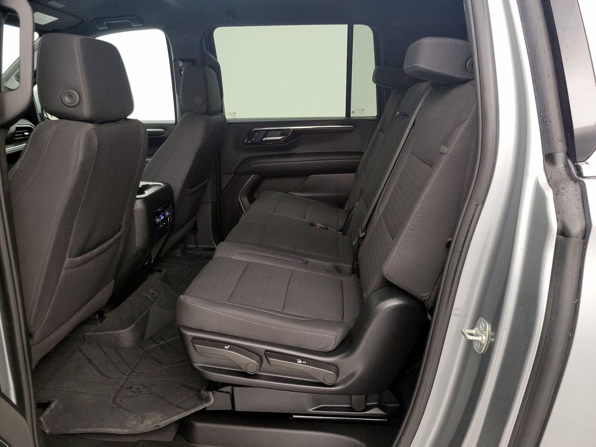 Thumbnail: 2025 Chevrolet Suburban - 19