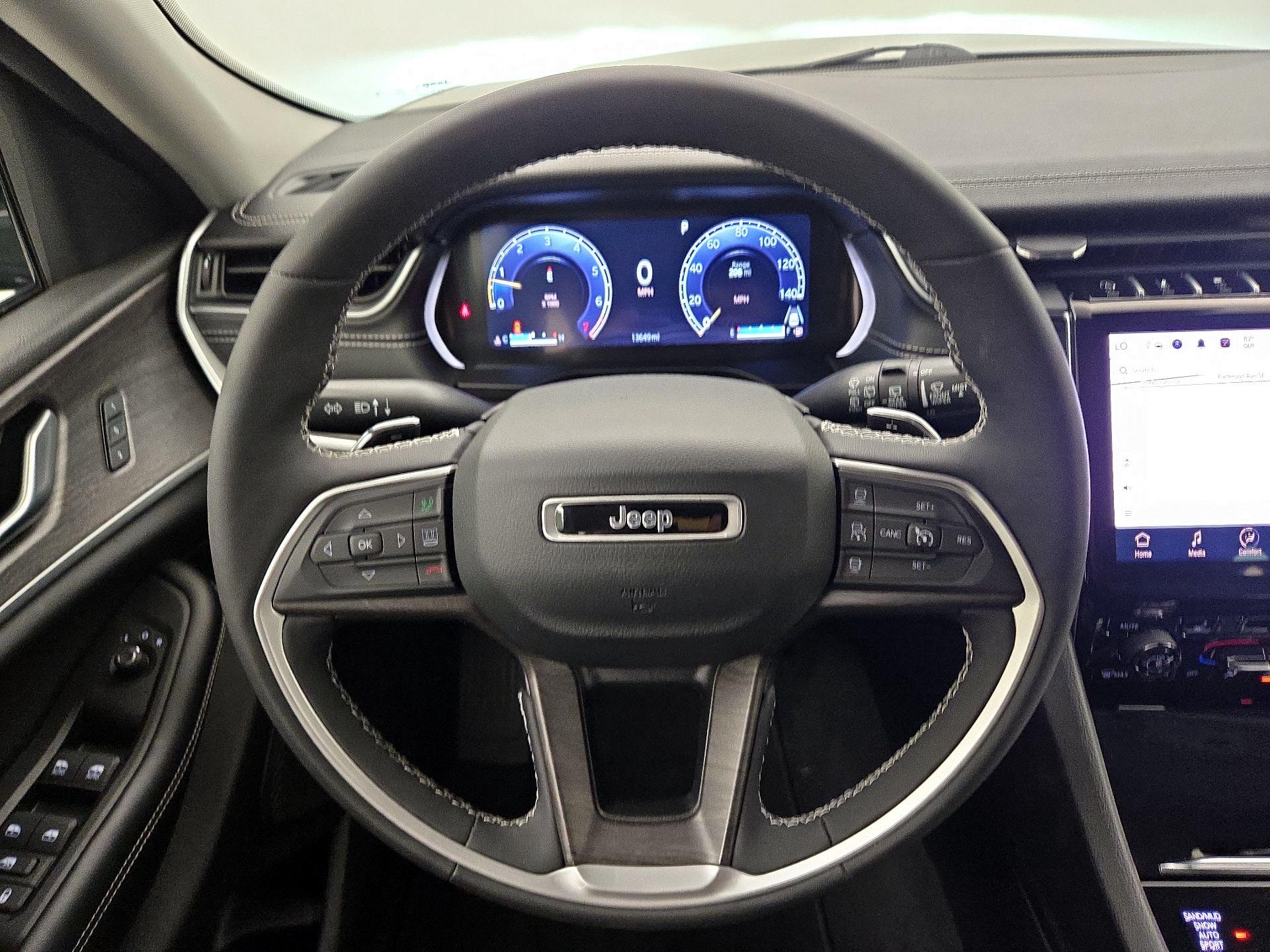 Thumbnail: 2024 Jeep Grand Cherokee - 10