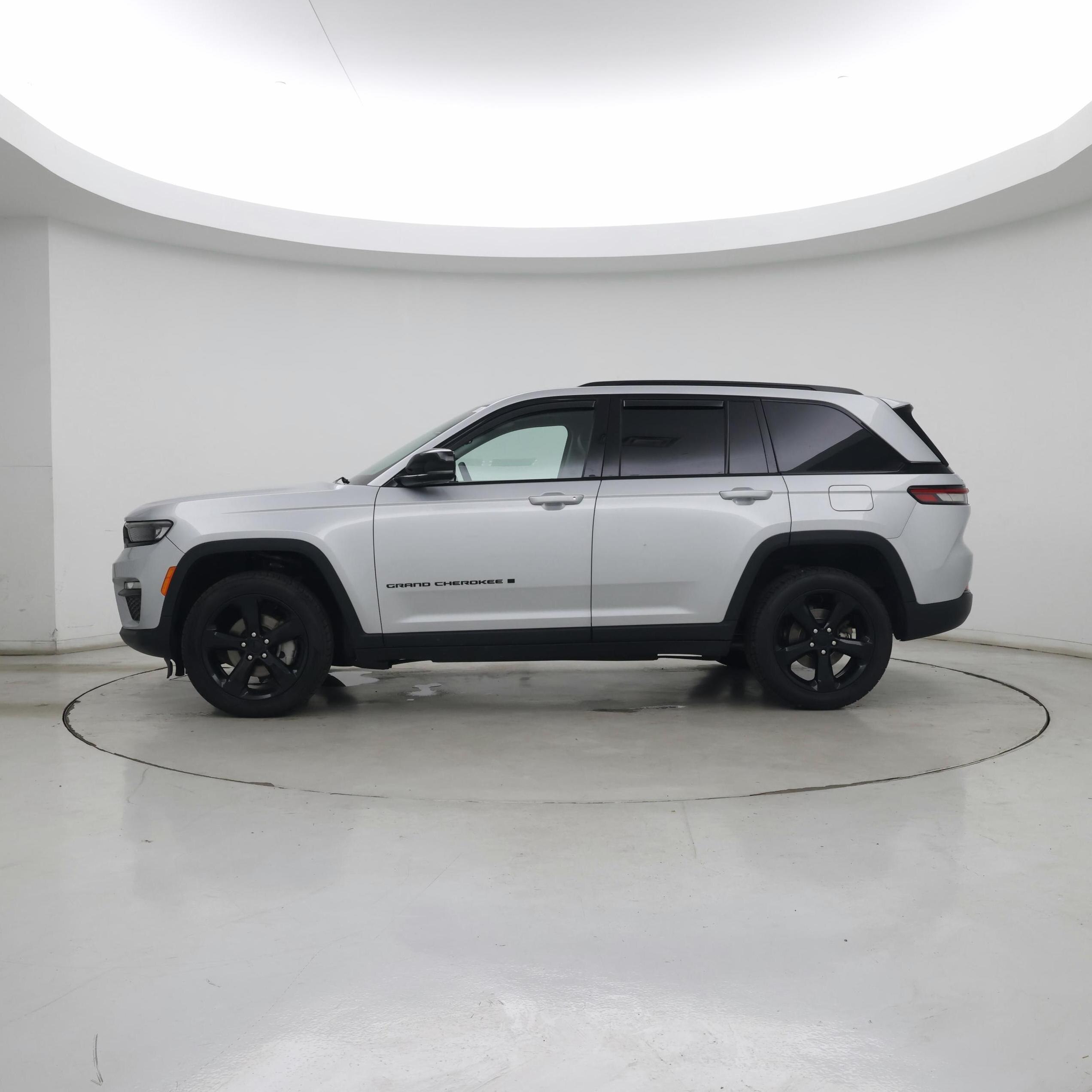 Thumbnail: 2024 Jeep Grand Cherokee - 3