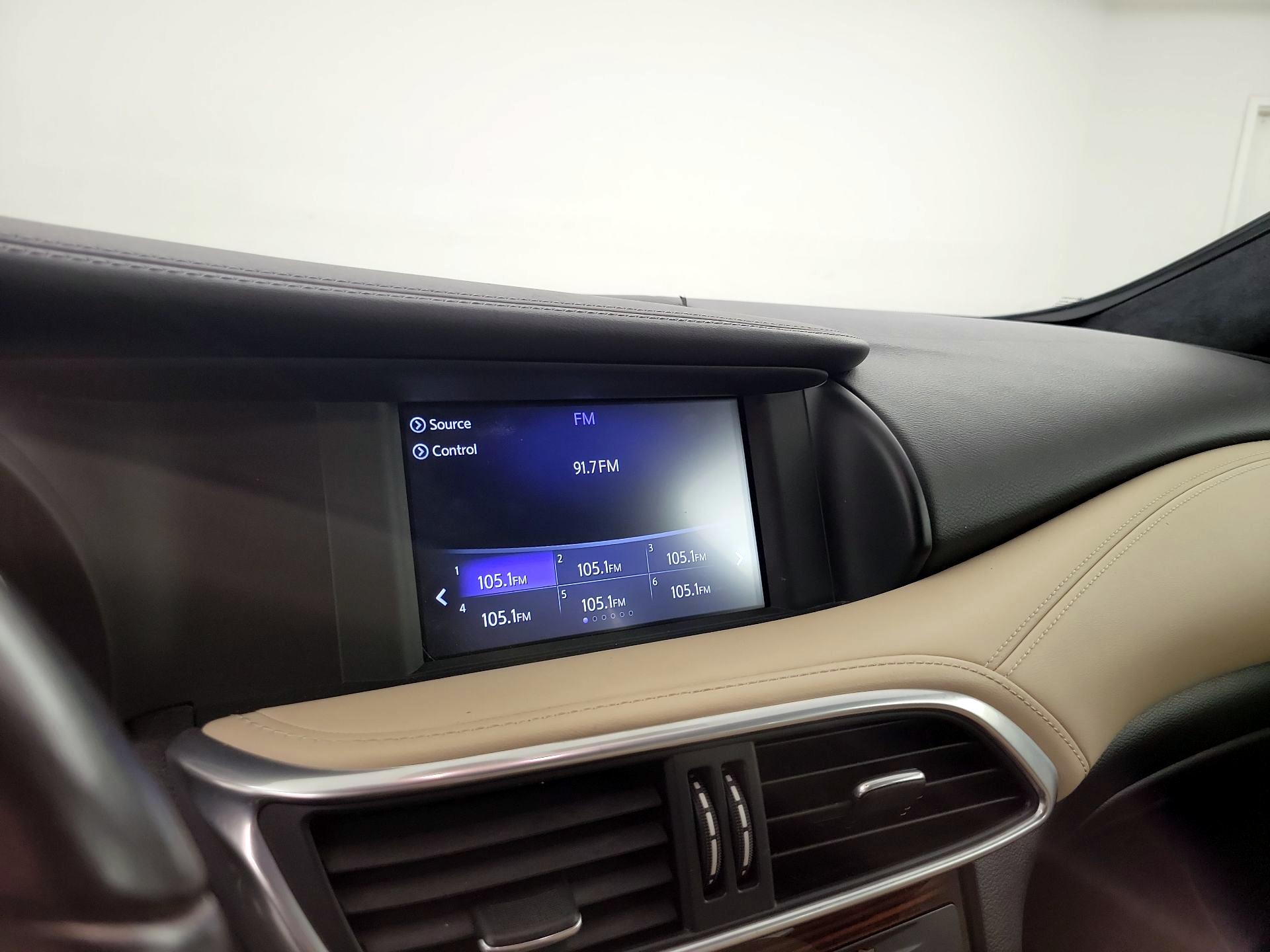 Thumbnail: 2018 INFINITI QX30 - 16
