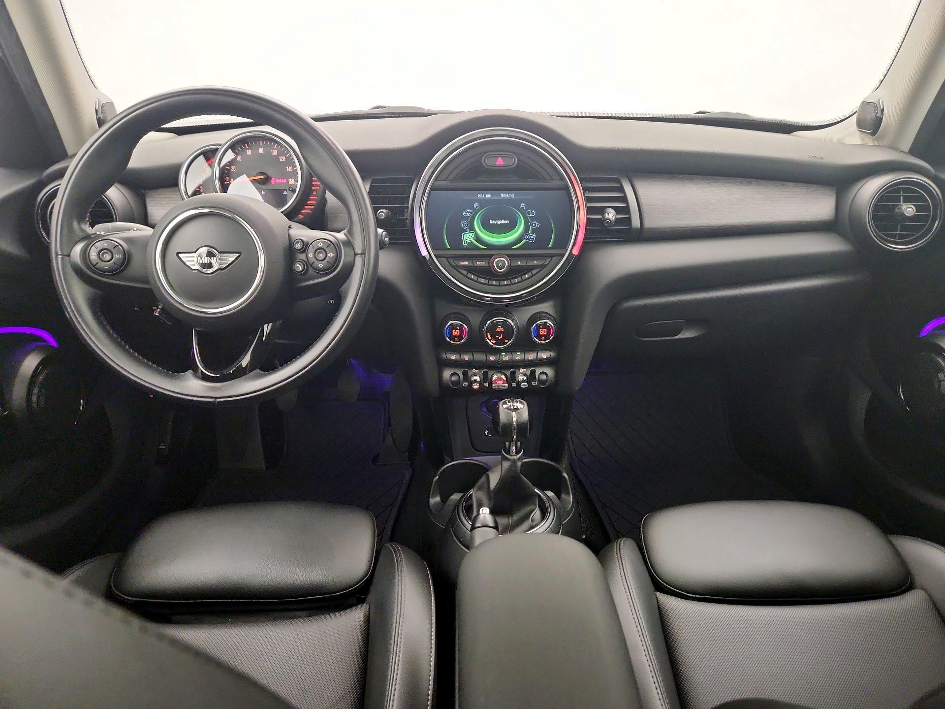 Thumbnail: 2016 MINI Cooper Hardtop - 9