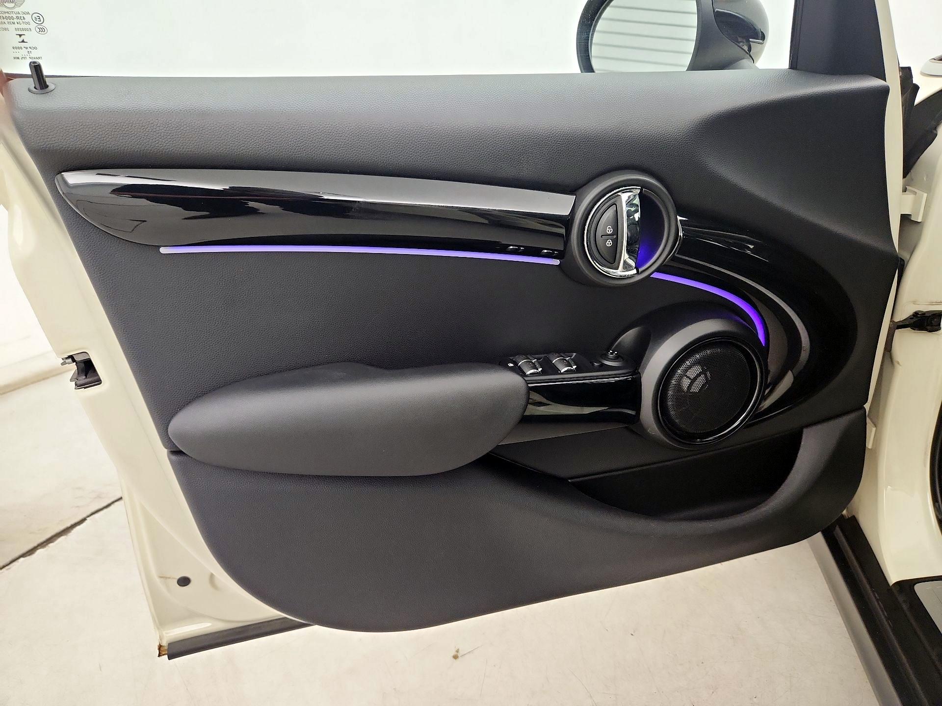 Thumbnail: 2016 MINI Cooper Hardtop - 12