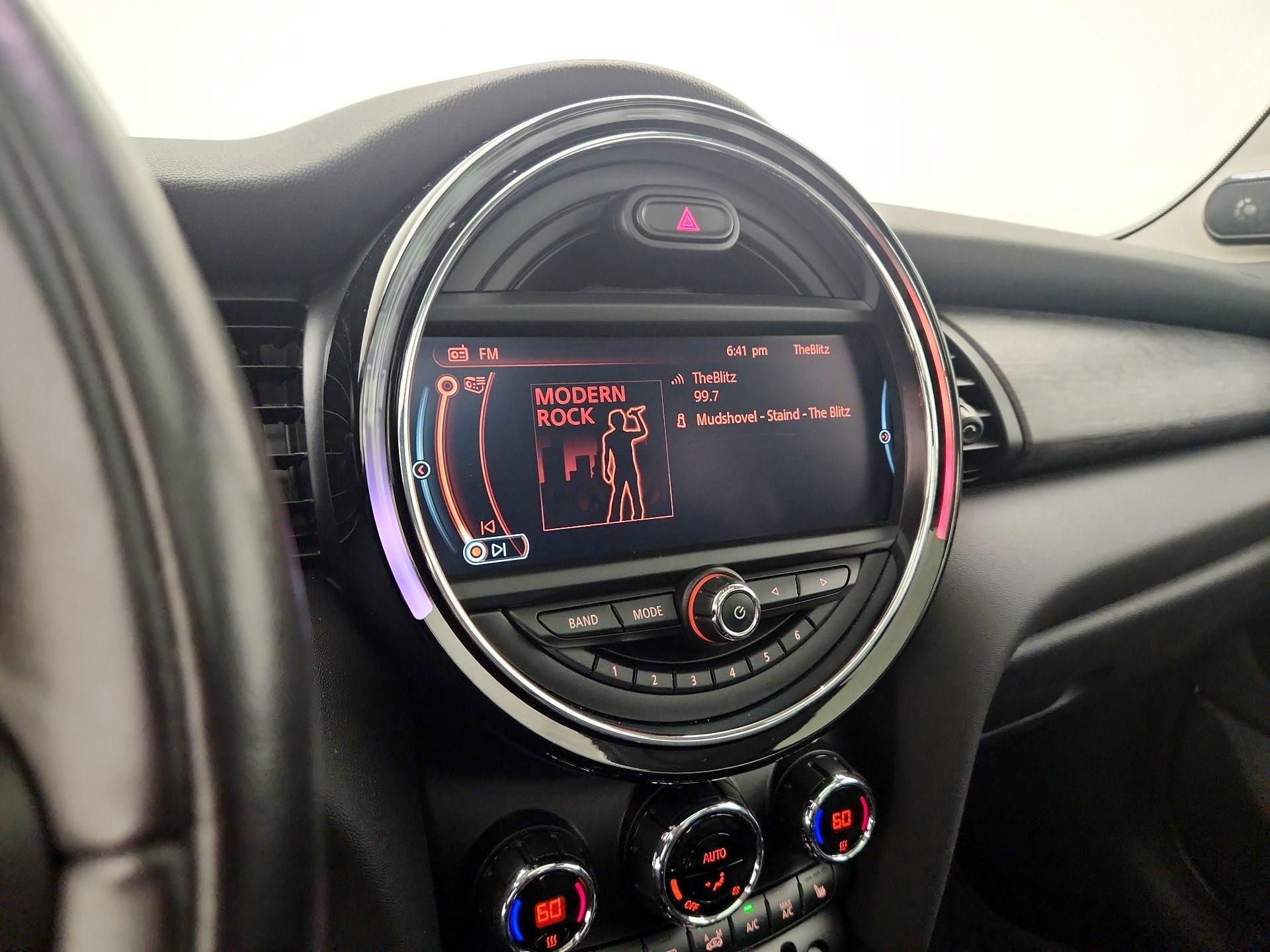 Thumbnail: 2016 MINI Cooper Hardtop - 15