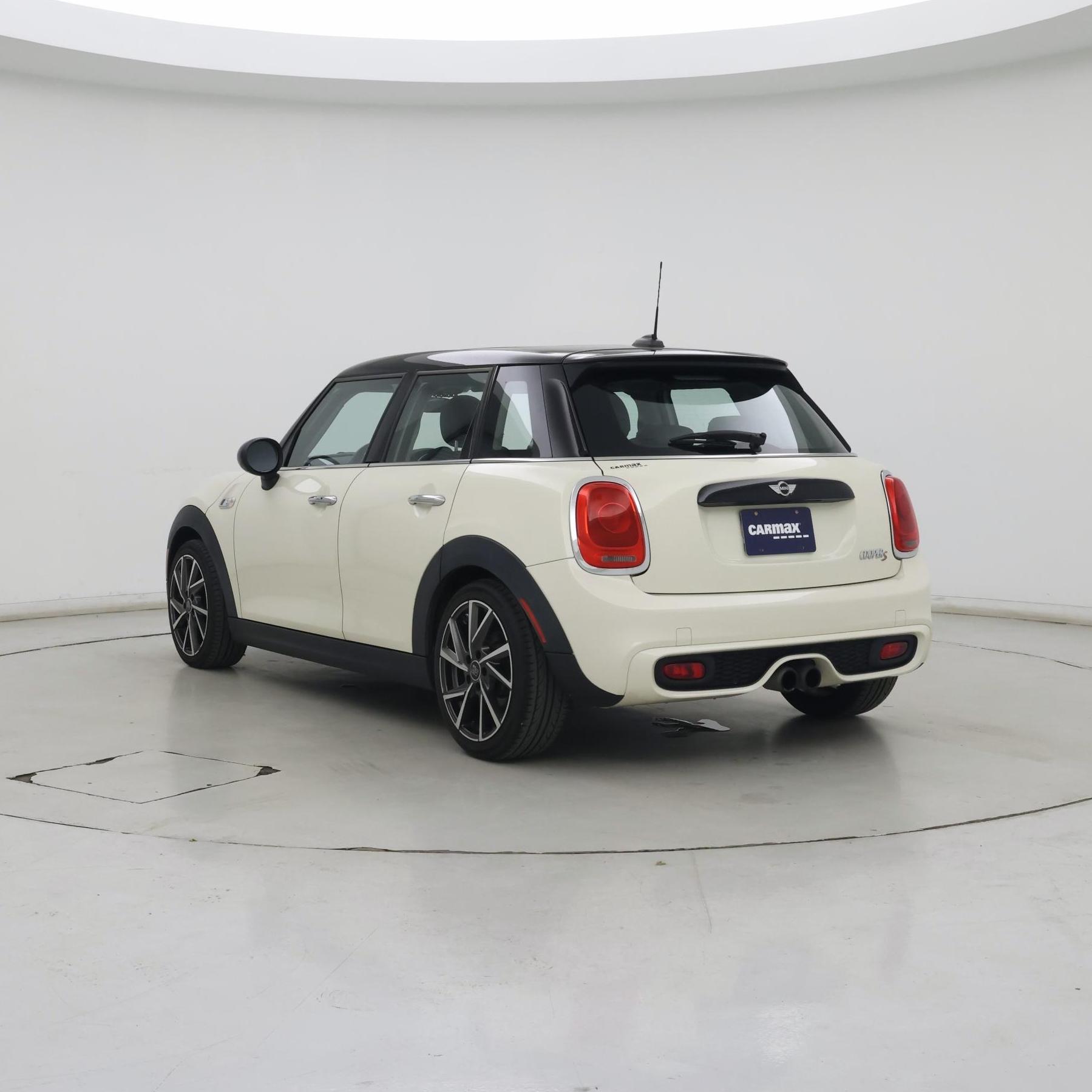 Thumbnail: 2016 MINI Cooper Hardtop - 2