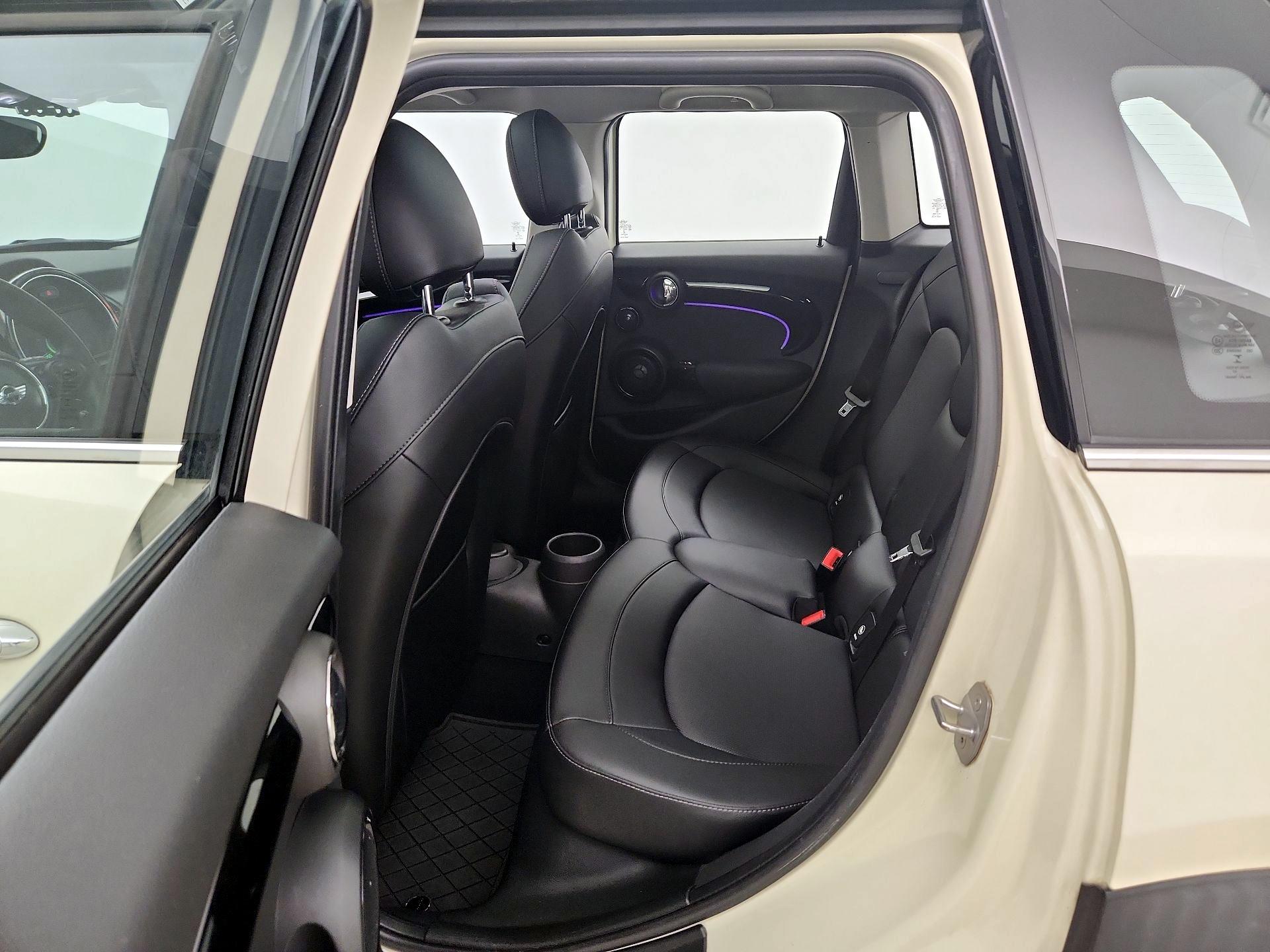 Thumbnail: 2016 MINI Cooper Hardtop - 20