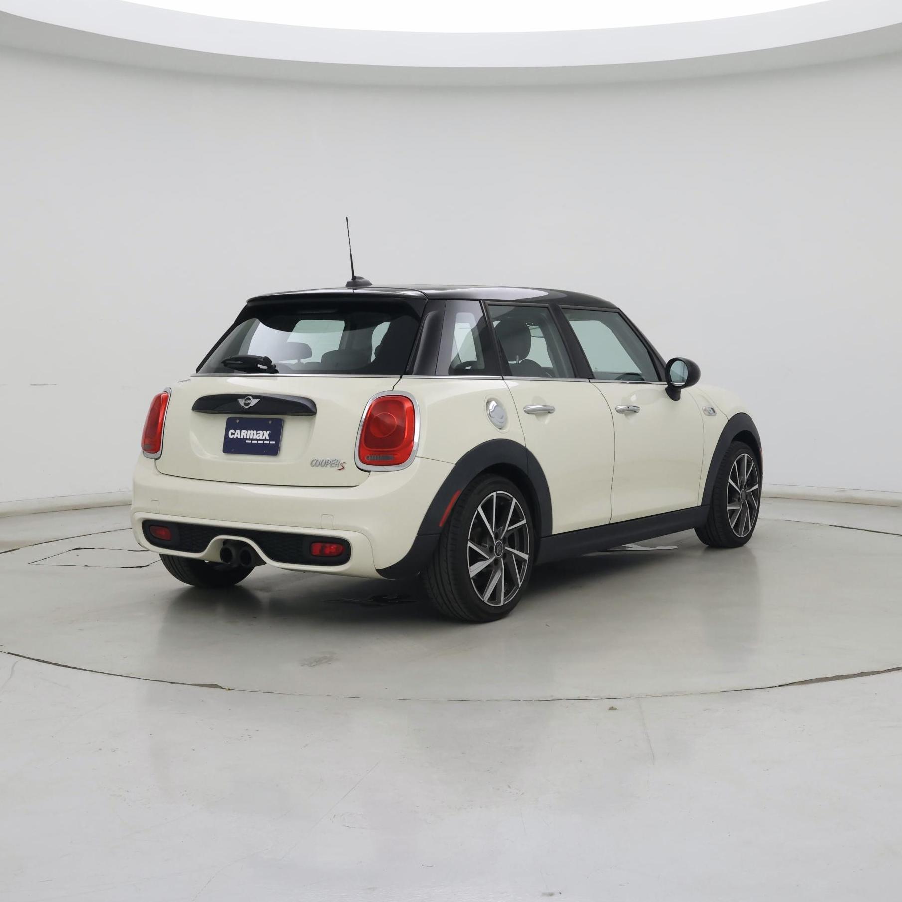 Thumbnail: 2016 MINI Cooper Hardtop - 8