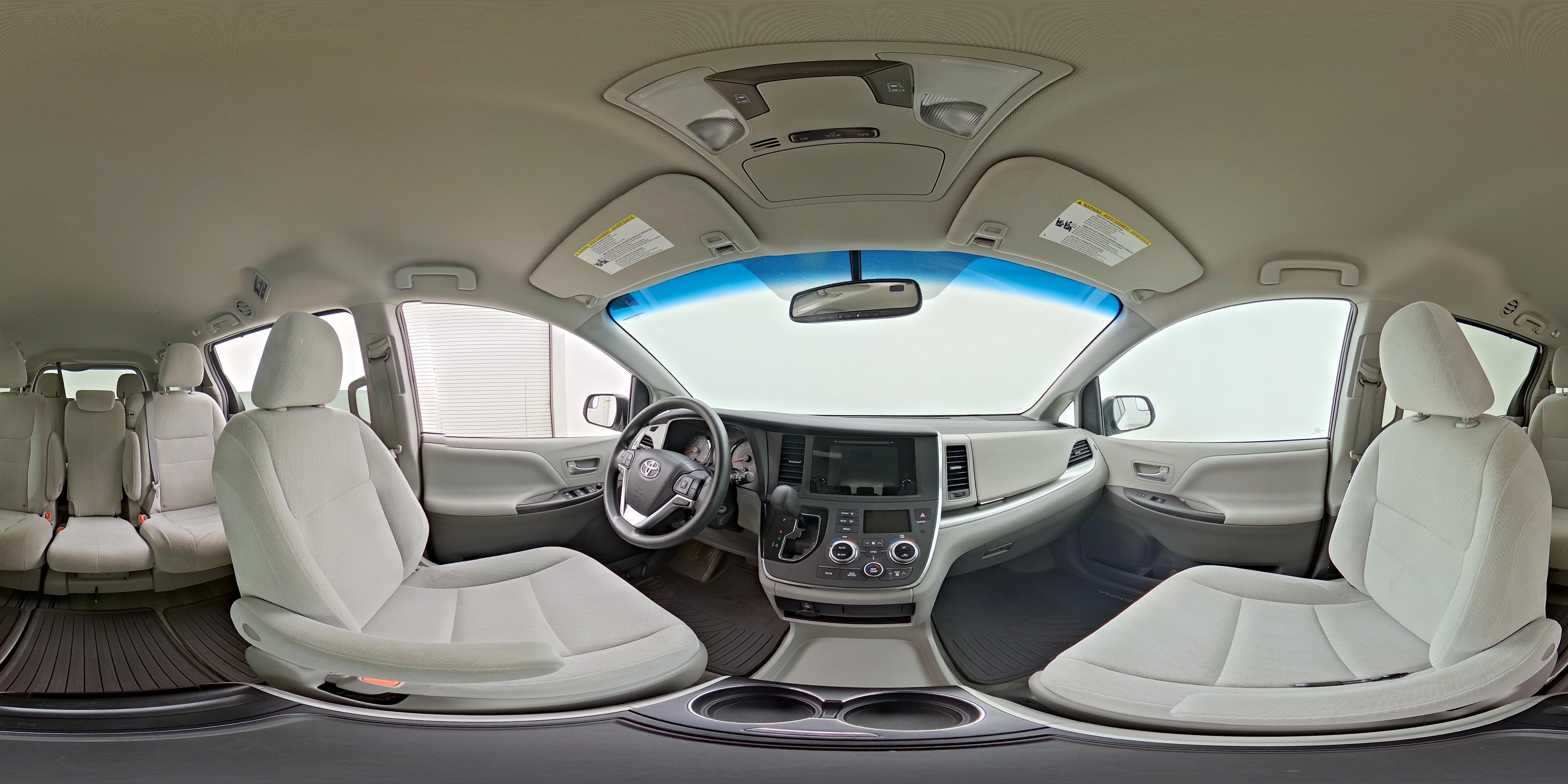 2016 Toyota Sienna LE - Photo 25