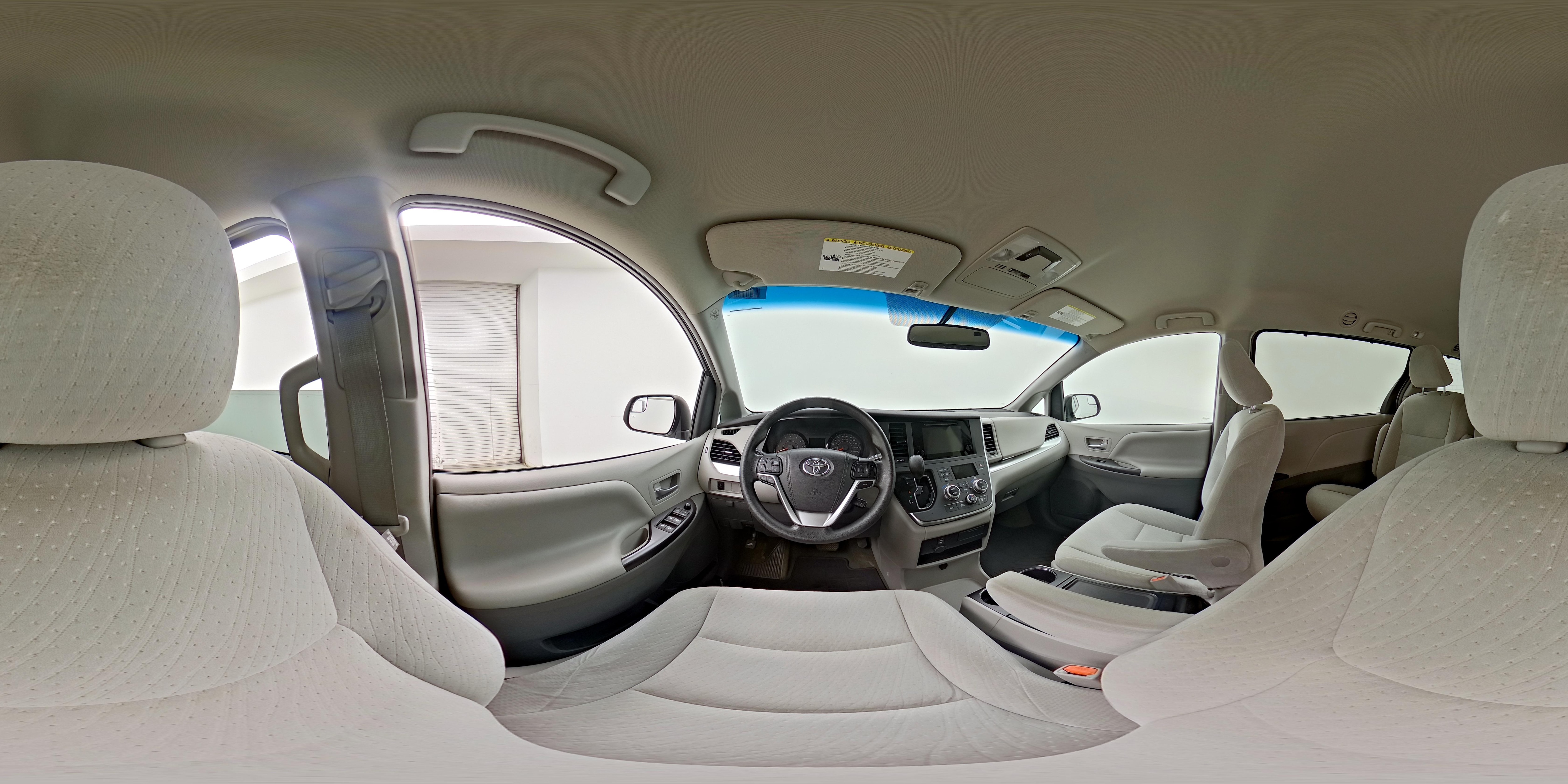 2016 Toyota Sienna LE - Photo 27