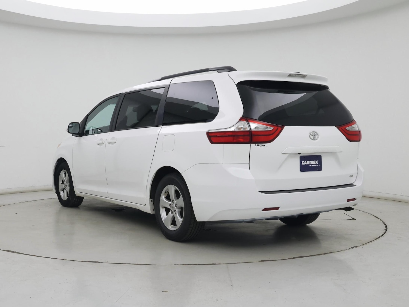 2016 Toyota Sienna LE - Photo 3